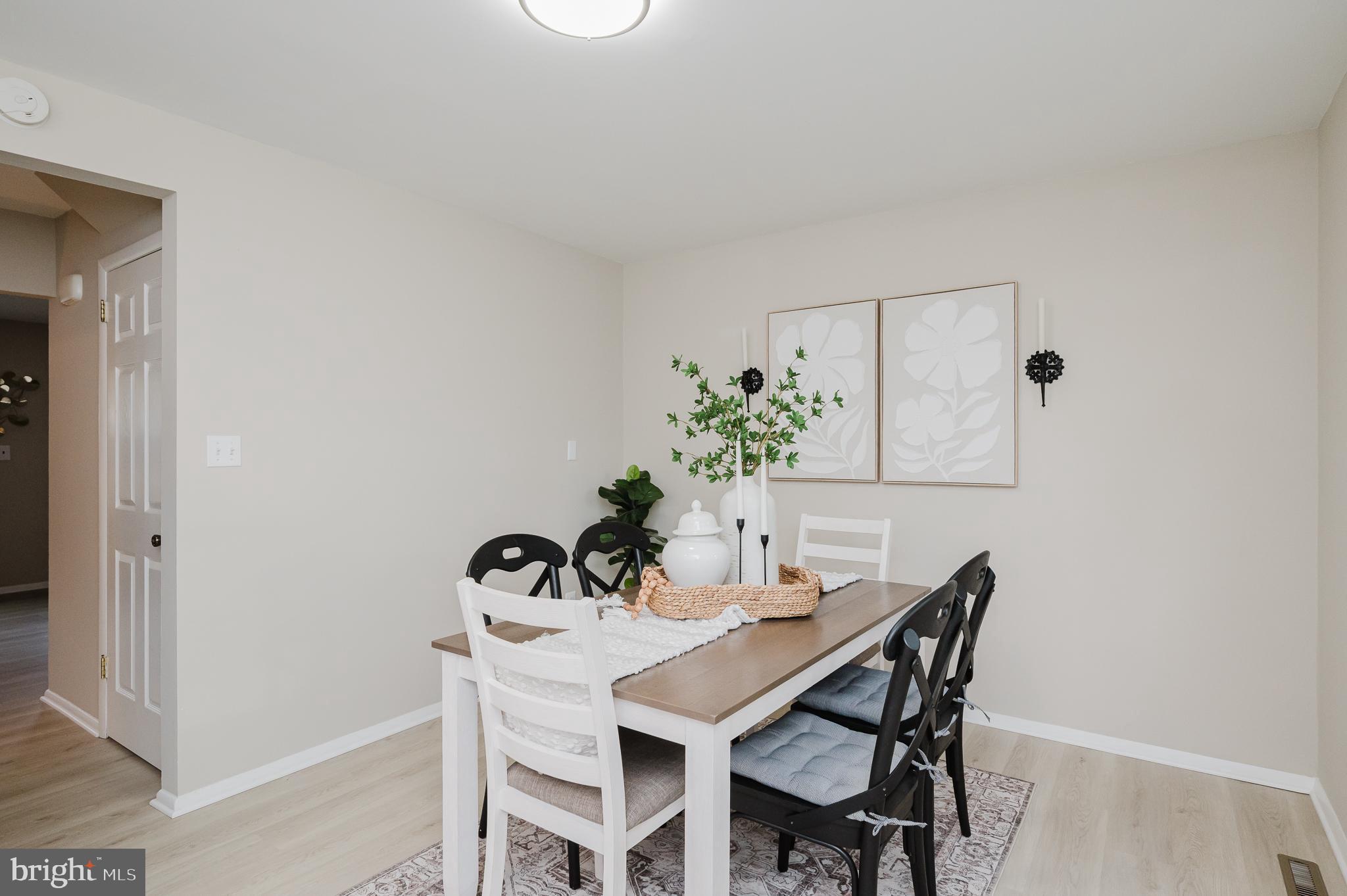 HARFORD SQUARE - Residential