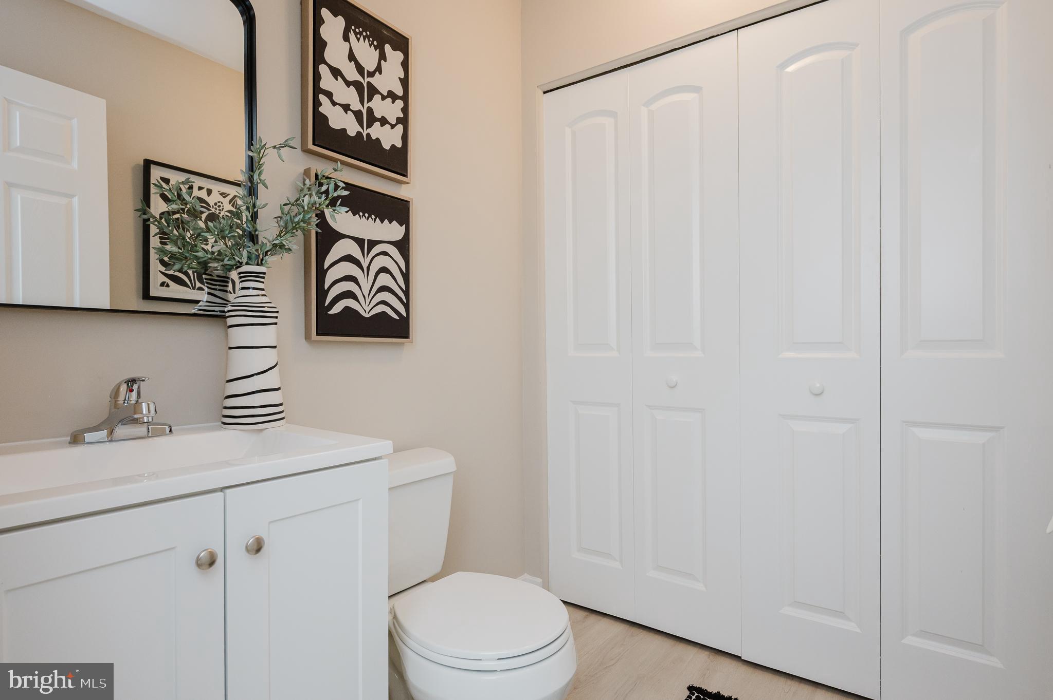 HARFORD SQUARE - Residential