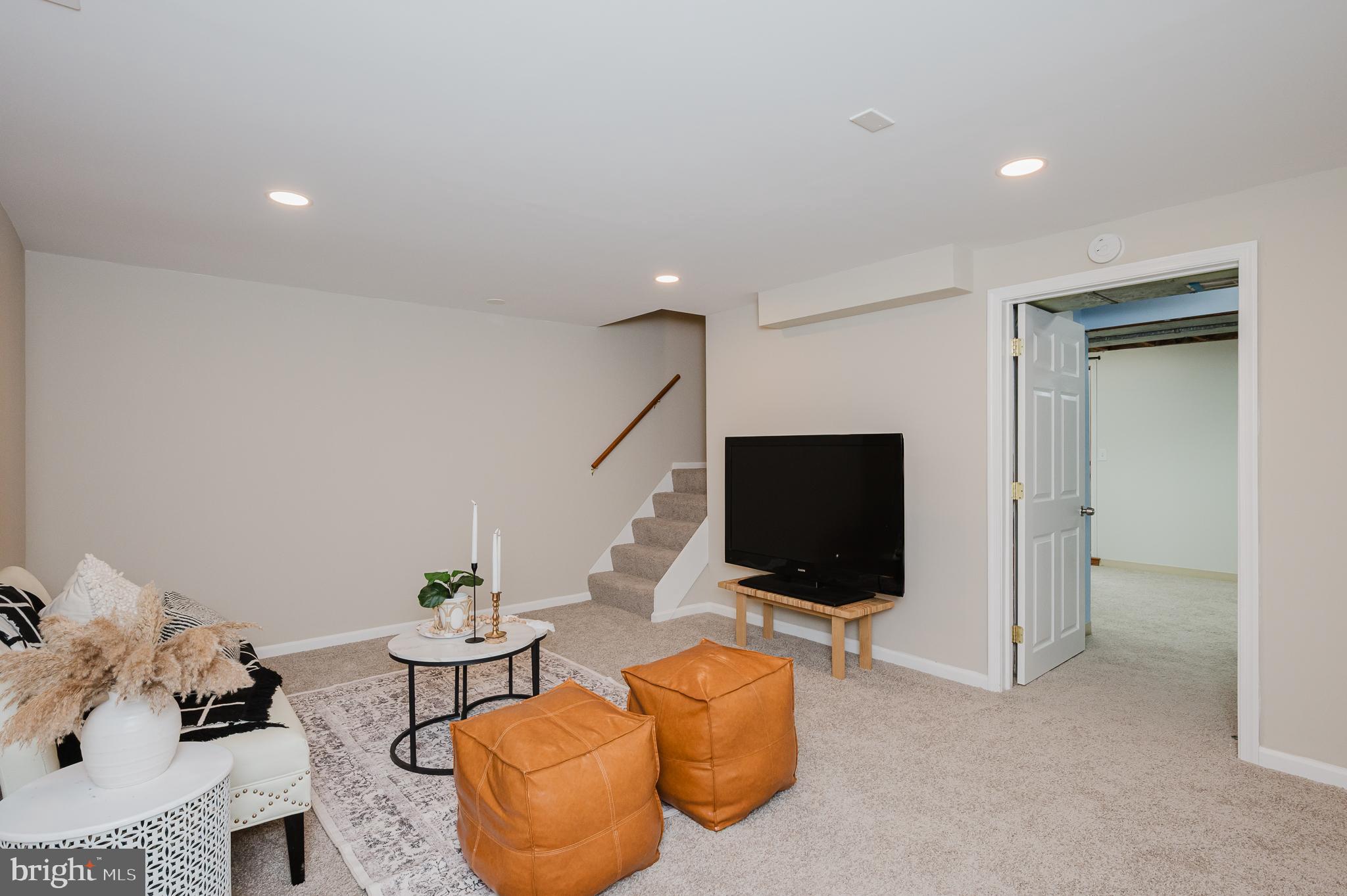 HARFORD SQUARE - Residential