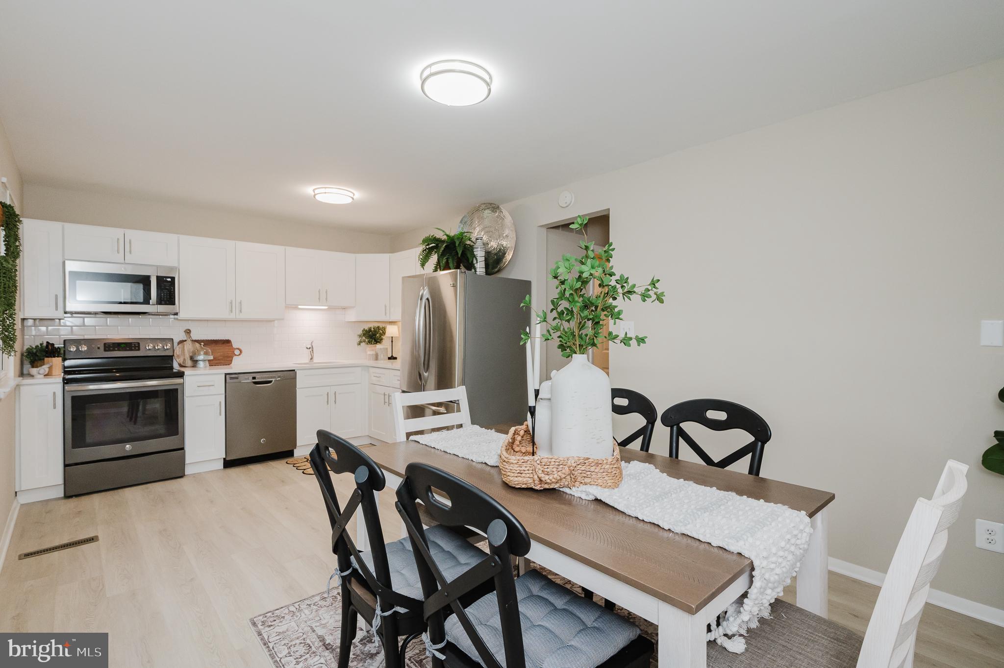 HARFORD SQUARE - Residential