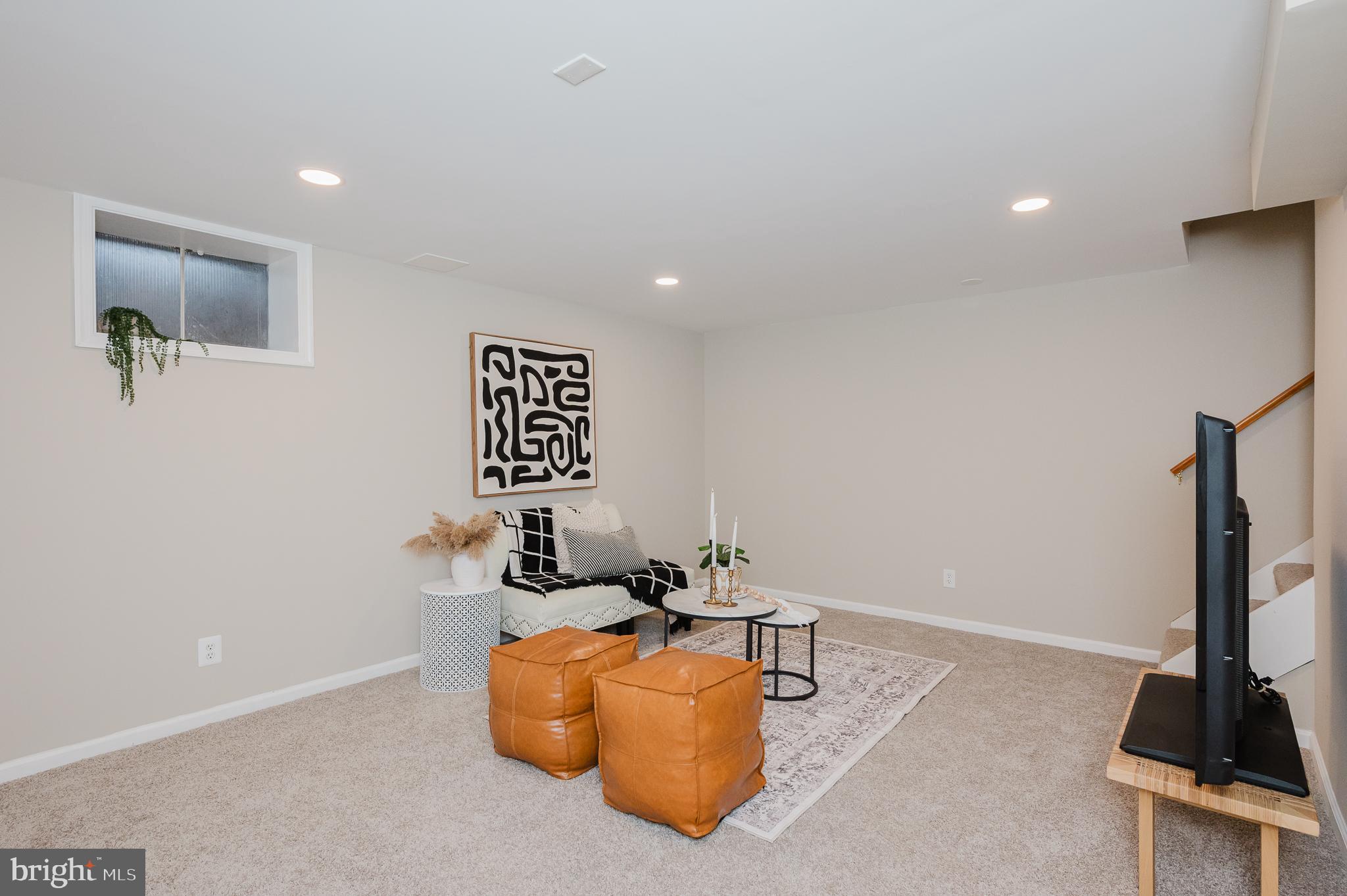 HARFORD SQUARE - Residential