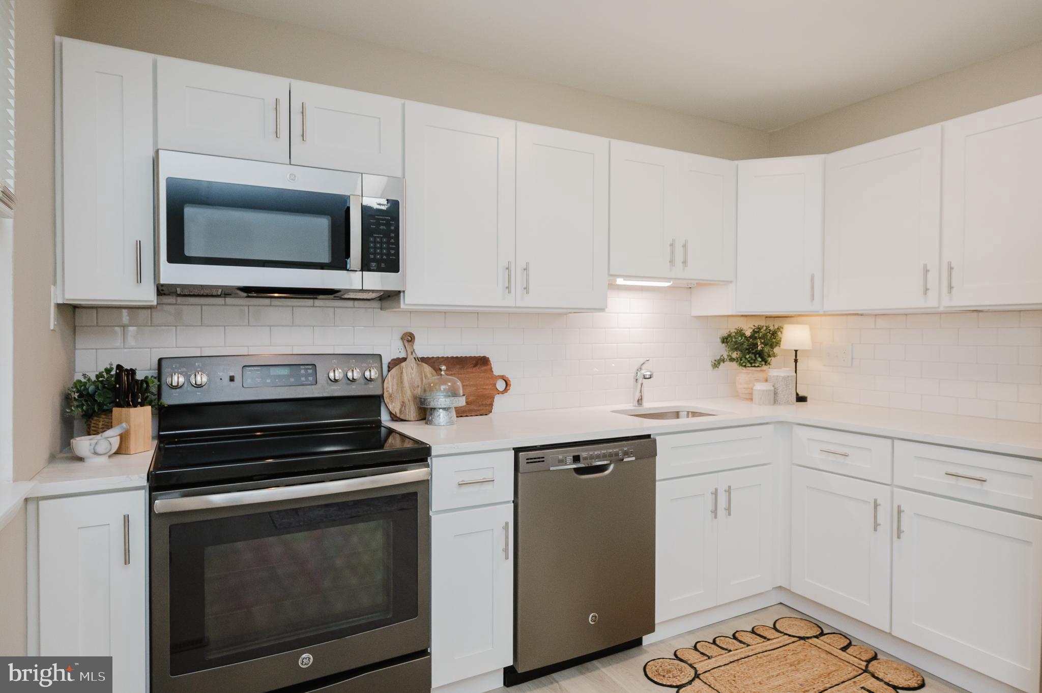 HARFORD SQUARE - Residential