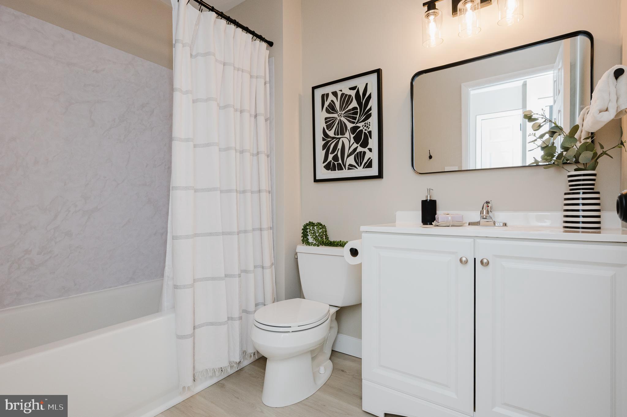 HARFORD SQUARE - Residential