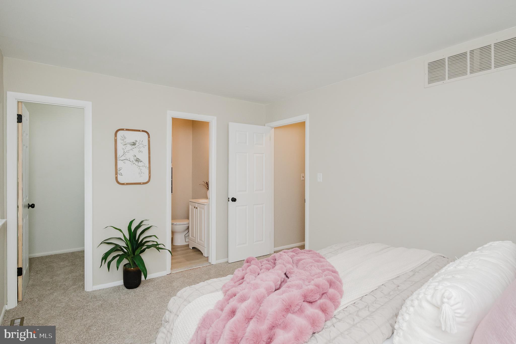 HARFORD SQUARE - Residential