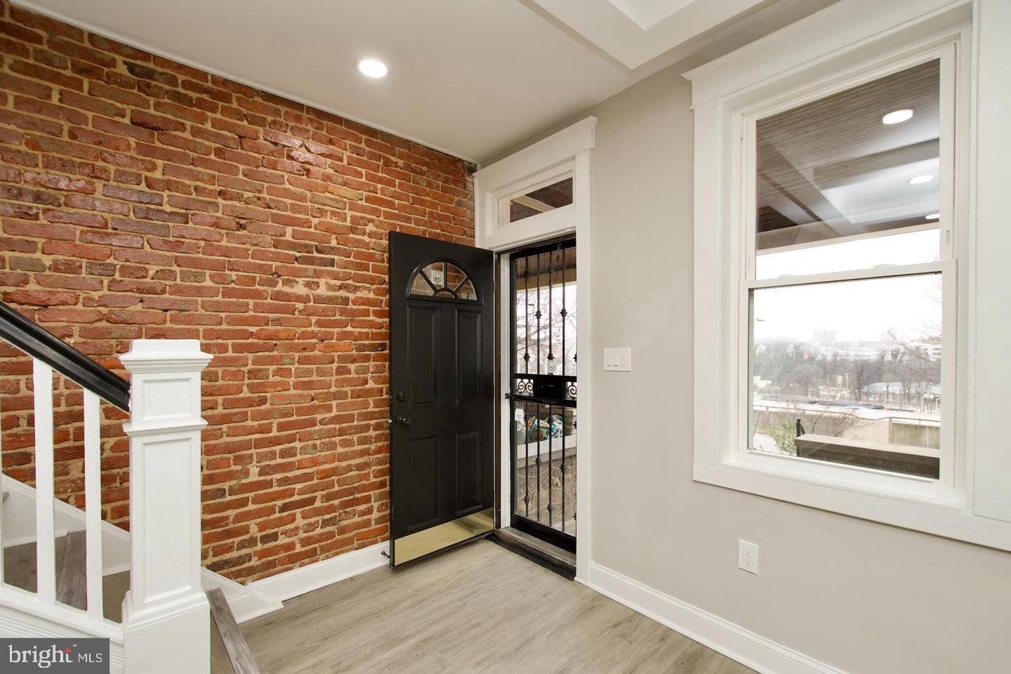 RESERVOIR HILL - Residential