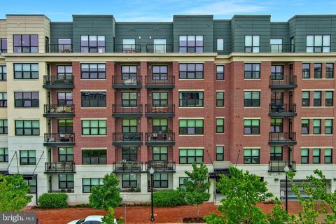 Photo of 701 Swann Avenue #511, ALEXANDRIA, VA 22301 (MLS # VAAX2059912)