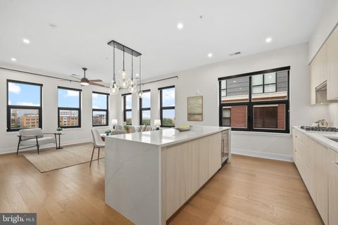 Photo of 701 Swann Avenue #511, ALEXANDRIA, VA 22301 (MLS # VAAX2059912)