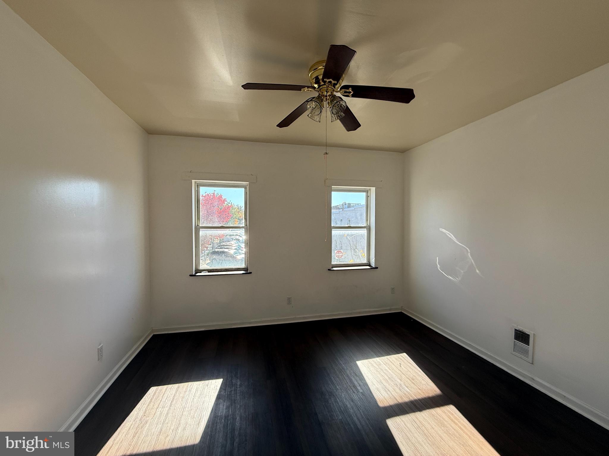 3236 E LOMBARD STREET