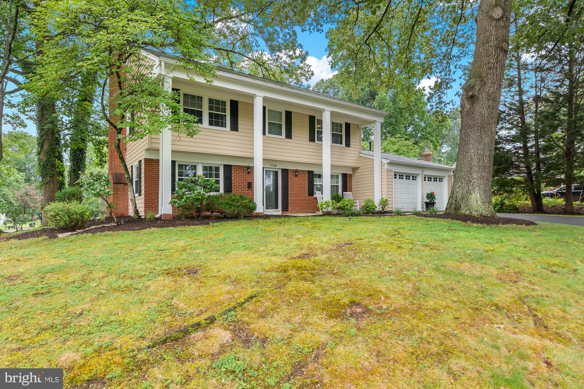 1736 TARLETON WAY