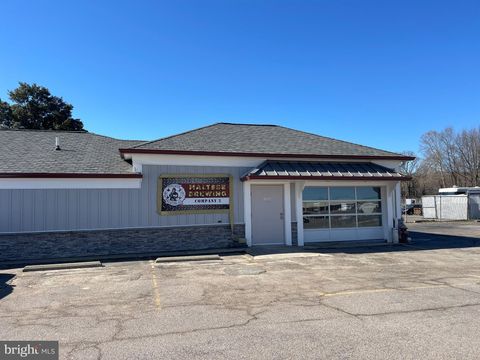 Photo of 1685 Tappahannock Boulevard, TAPPAHANNOCK, VA 22560 (MLS # VAES2002130)