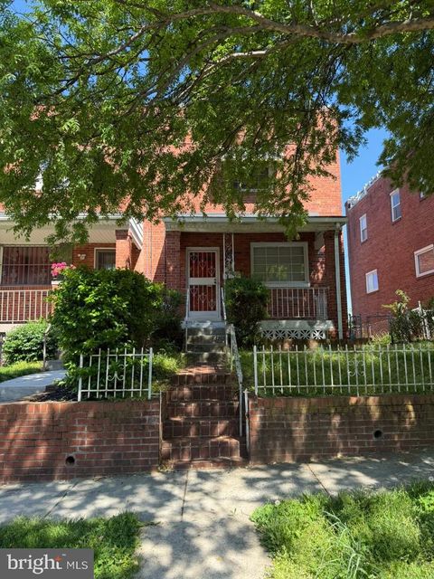 Photo of 42 54th Street SE, WASHINGTON, DC 20019 (MLS # DCDC2259350)
