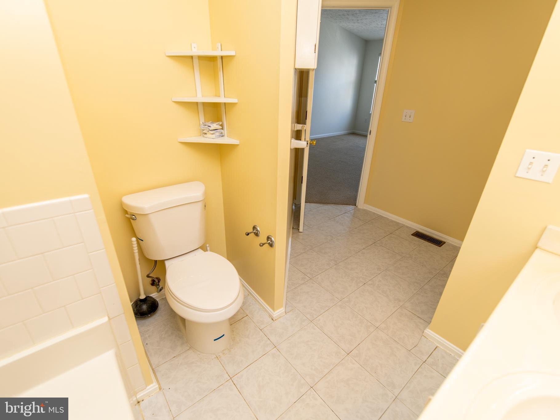 ANNAPOLIS OVERLOOK - Residential Lease