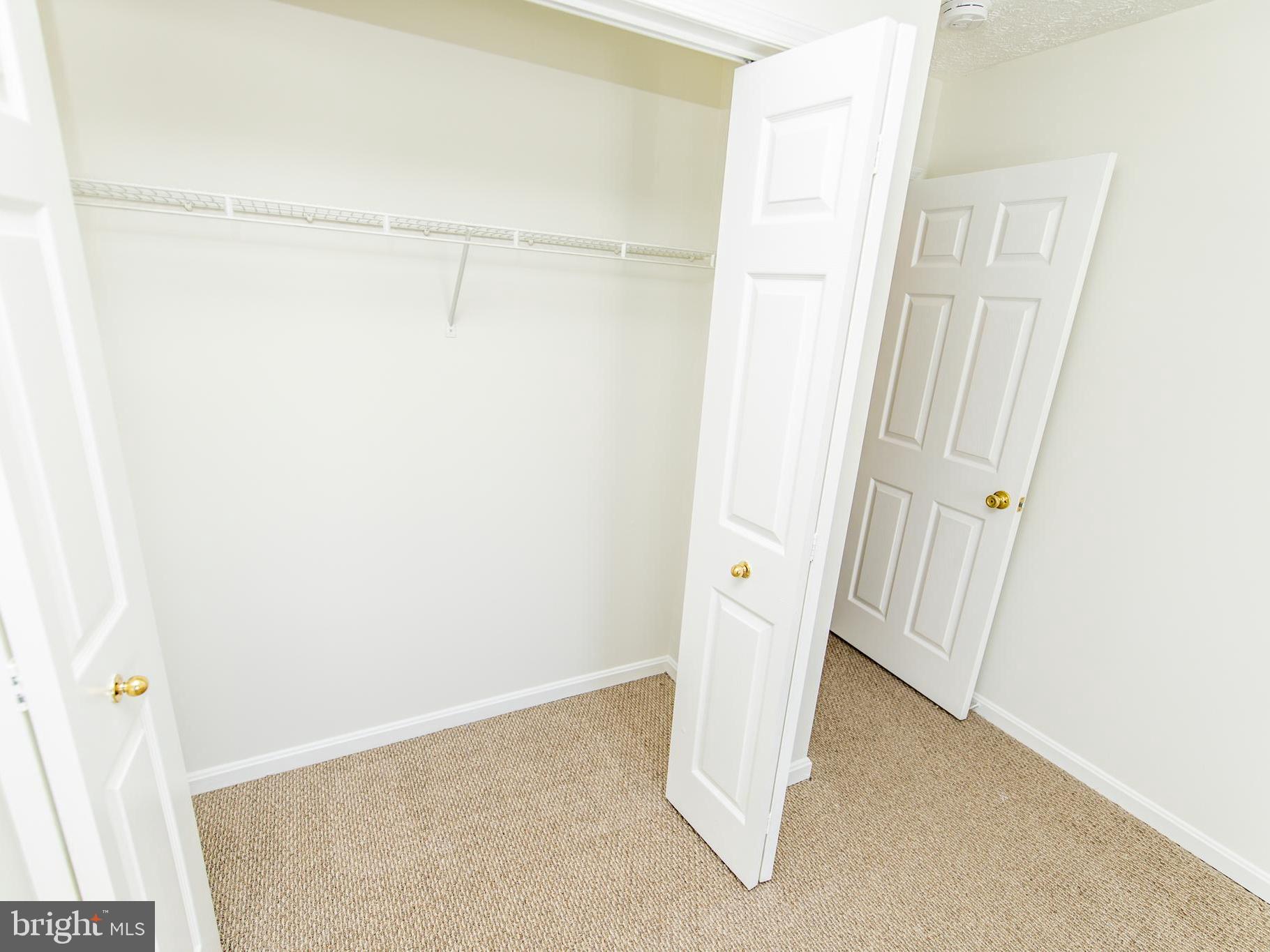 ANNAPOLIS OVERLOOK - Residential Lease