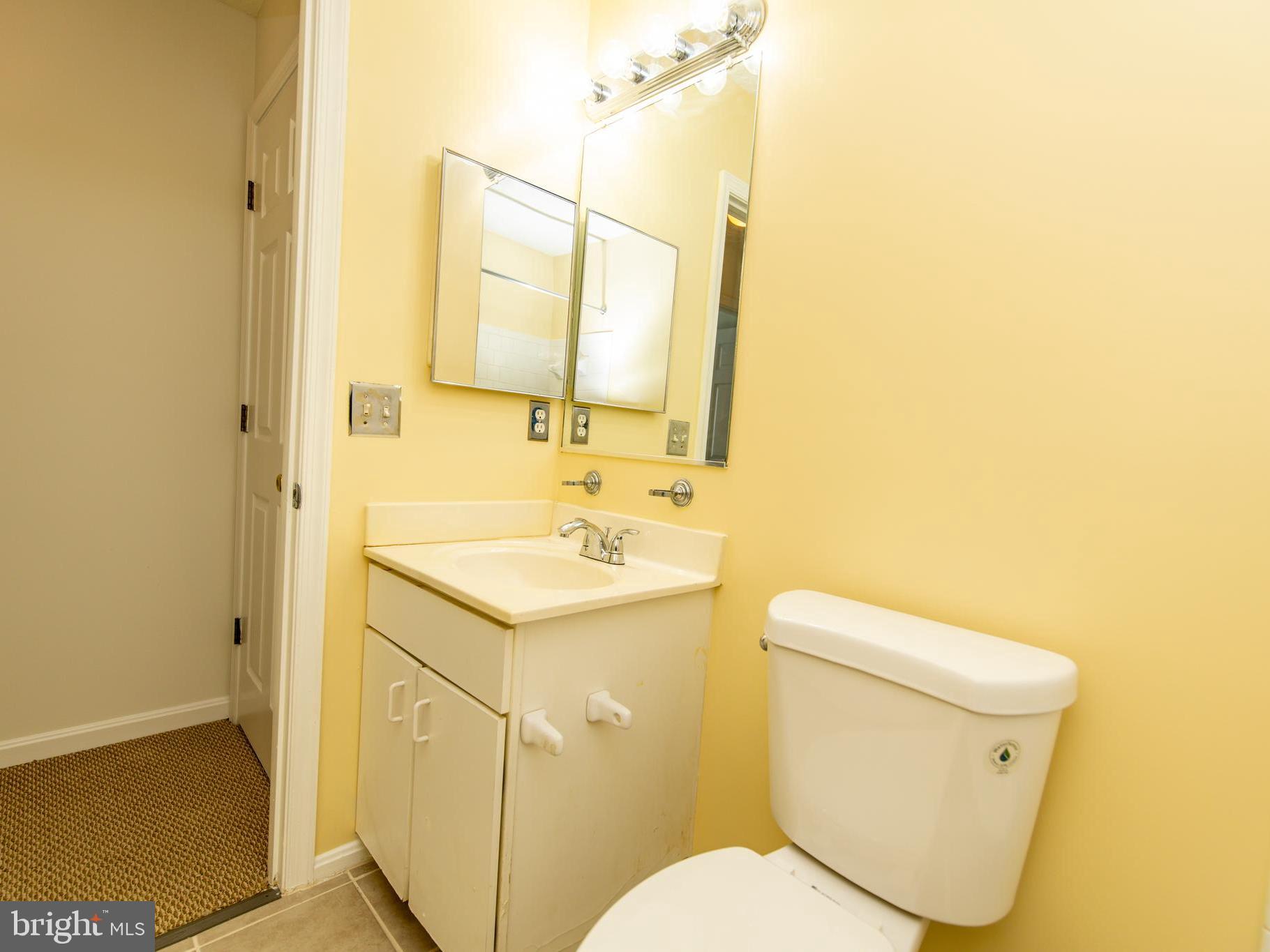 ANNAPOLIS OVERLOOK - Residential Lease