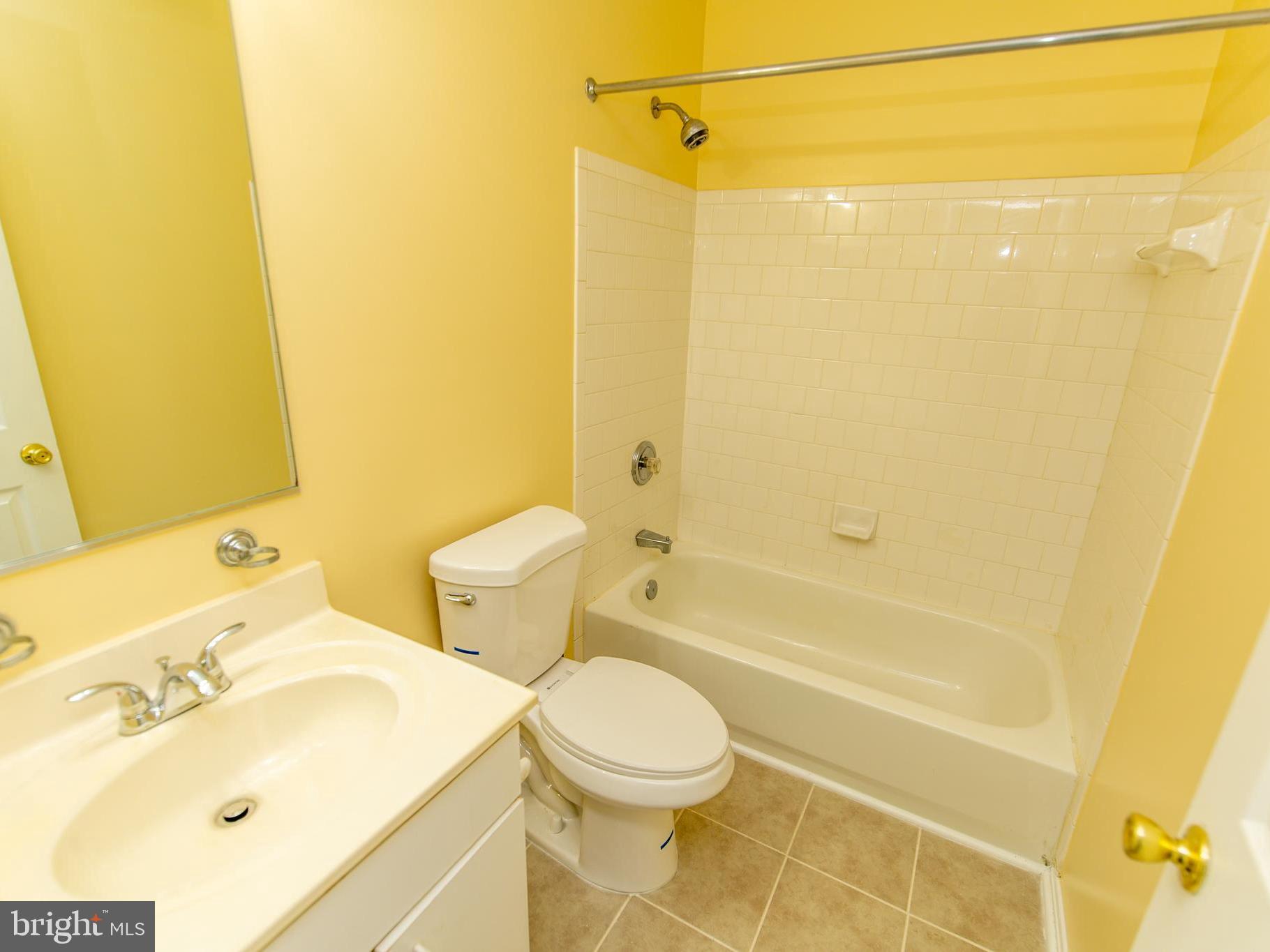 ANNAPOLIS OVERLOOK - Residential Lease