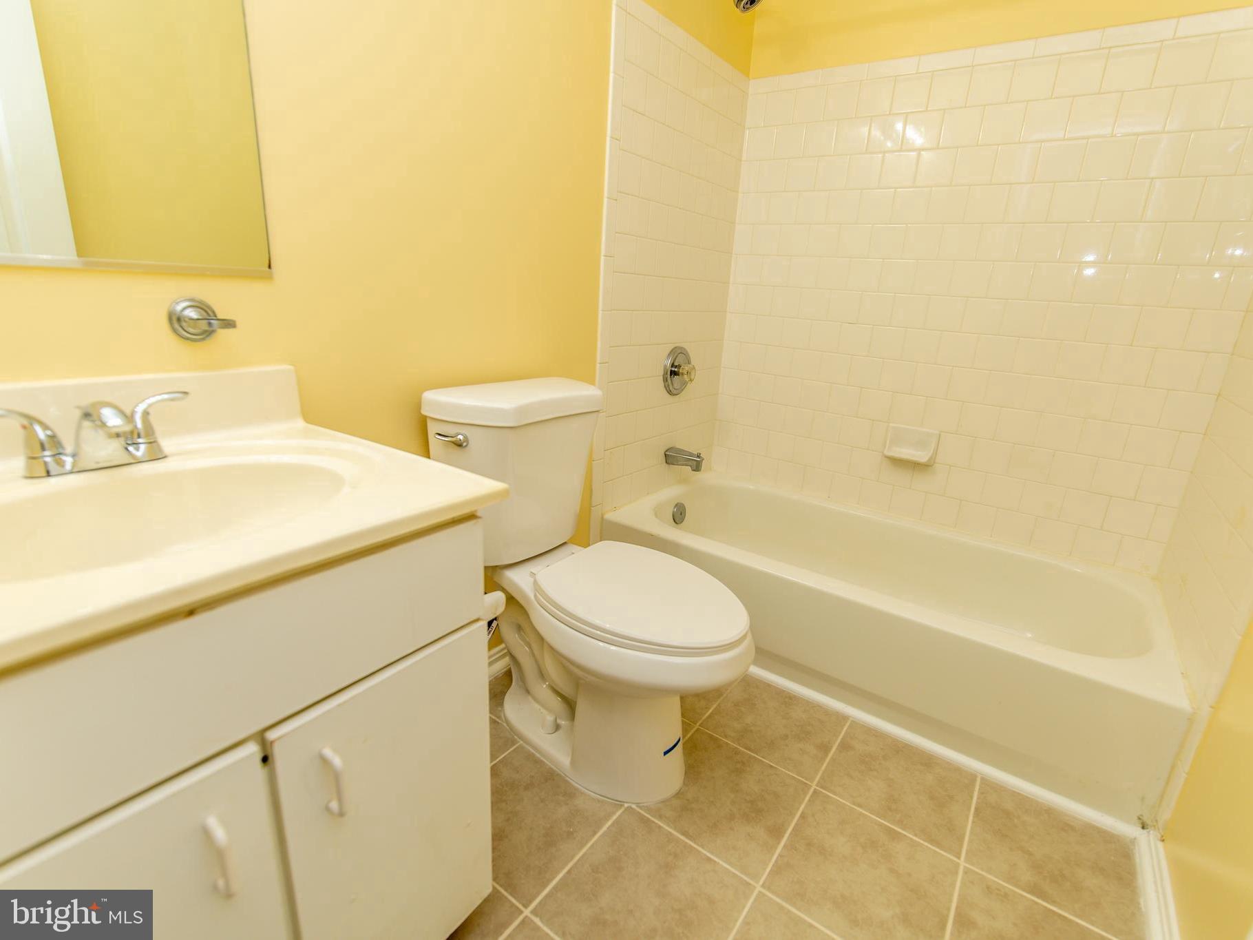 ANNAPOLIS OVERLOOK - Residential Lease