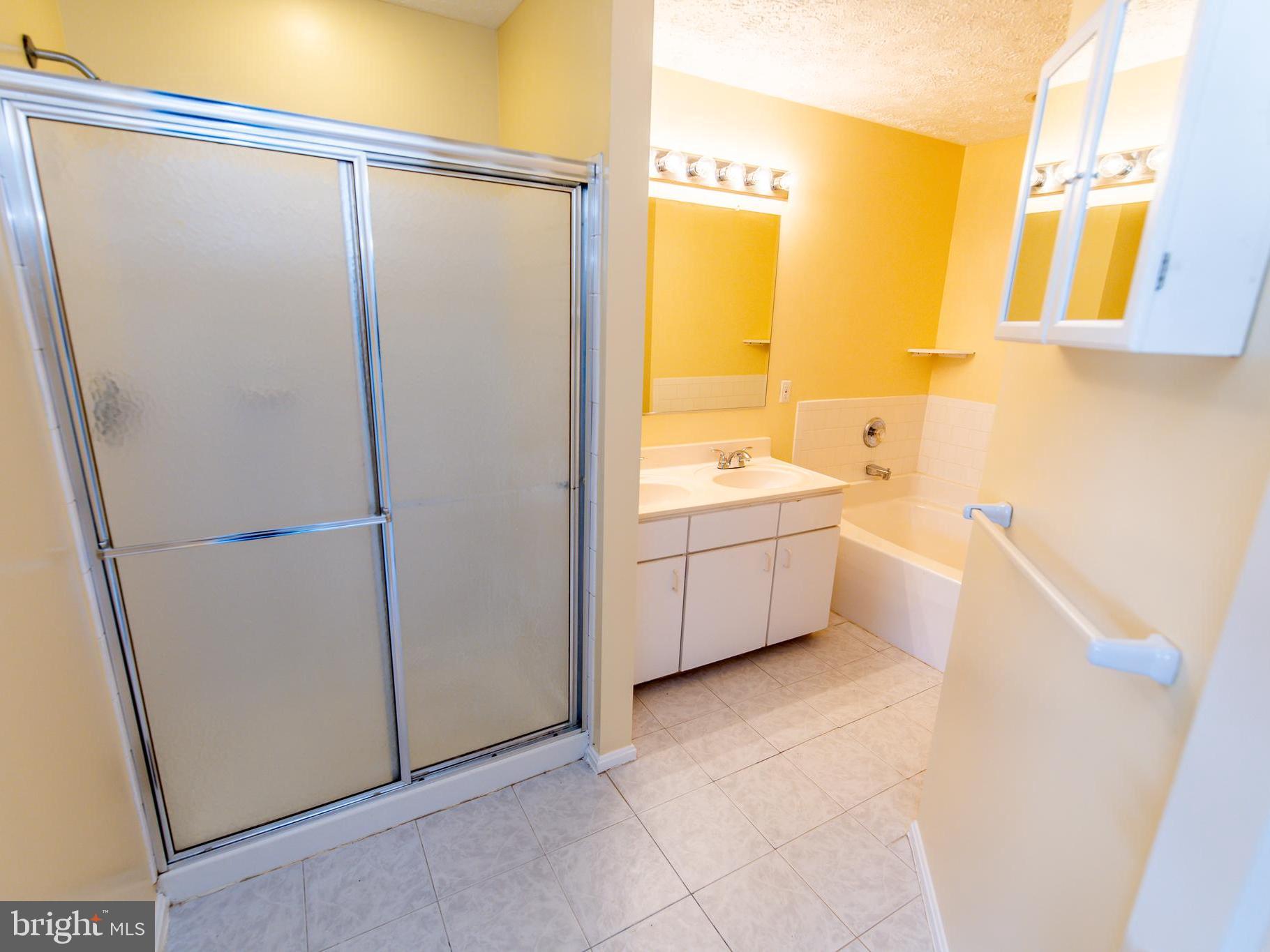 ANNAPOLIS OVERLOOK - Residential Lease