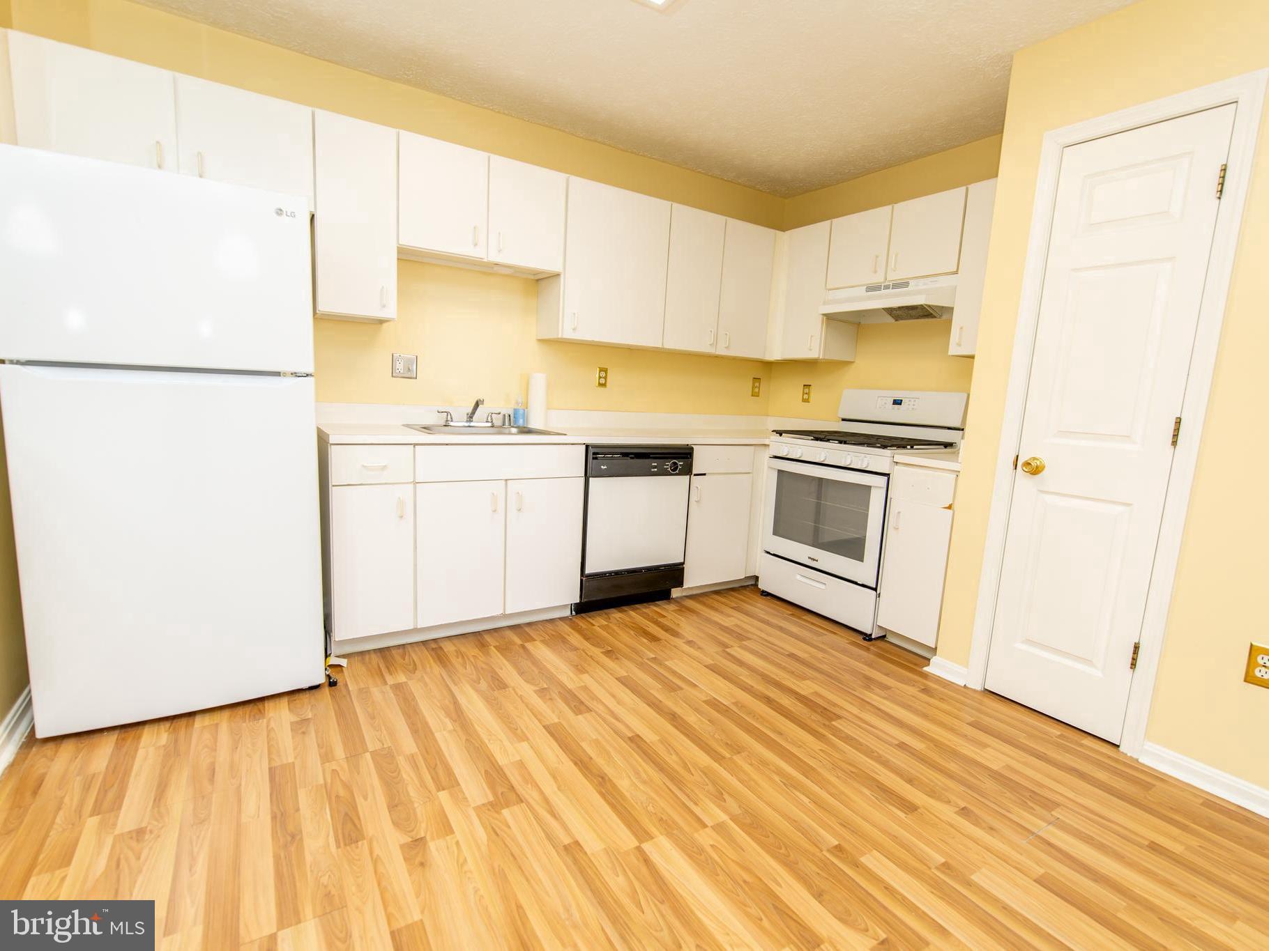 ANNAPOLIS OVERLOOK - Residential Lease