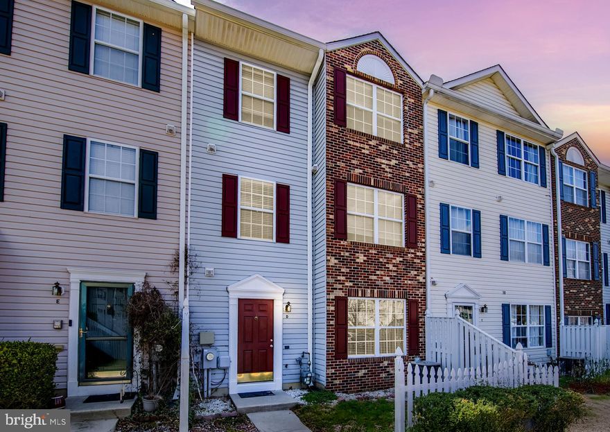 Welcome to the heart of Annapolis, to this massive 3 bed 2.5 bath townhome. Super well maintained. The lease comes with 2 parking passes and access to the community pool and gym. Available immediately. Requiring at least a 620 credit score and 2-3 times rent in monthly income. No pets, no smoking.