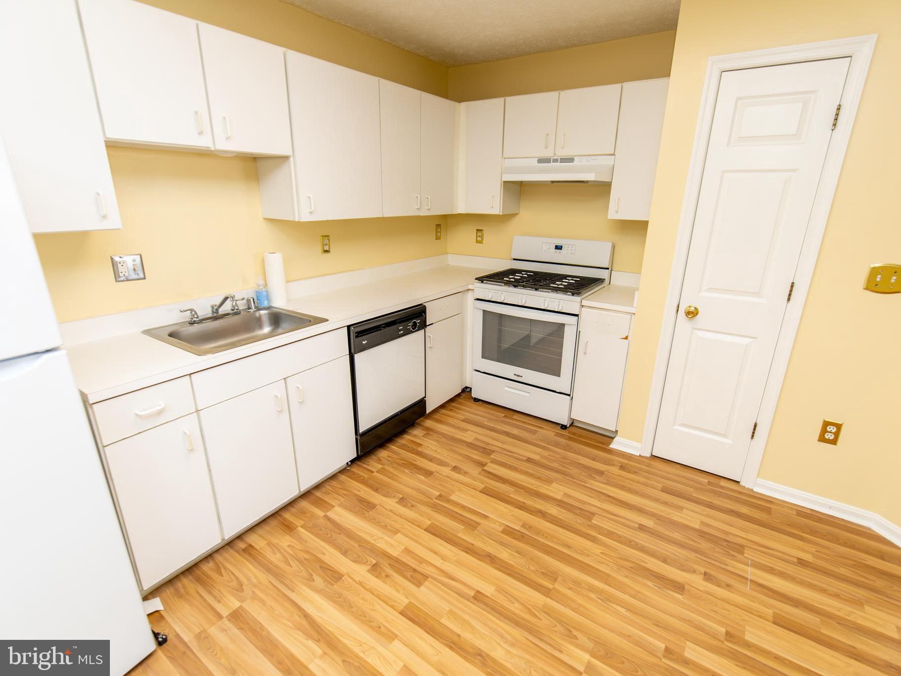 ANNAPOLIS OVERLOOK - Residential Lease