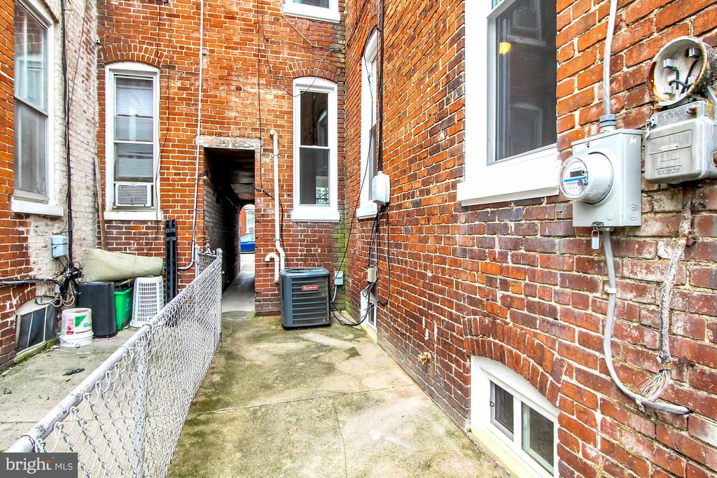 Photo of 830 E Philadelphia Street, YORK, PA 17403 (MLS # PAYK2097064)
