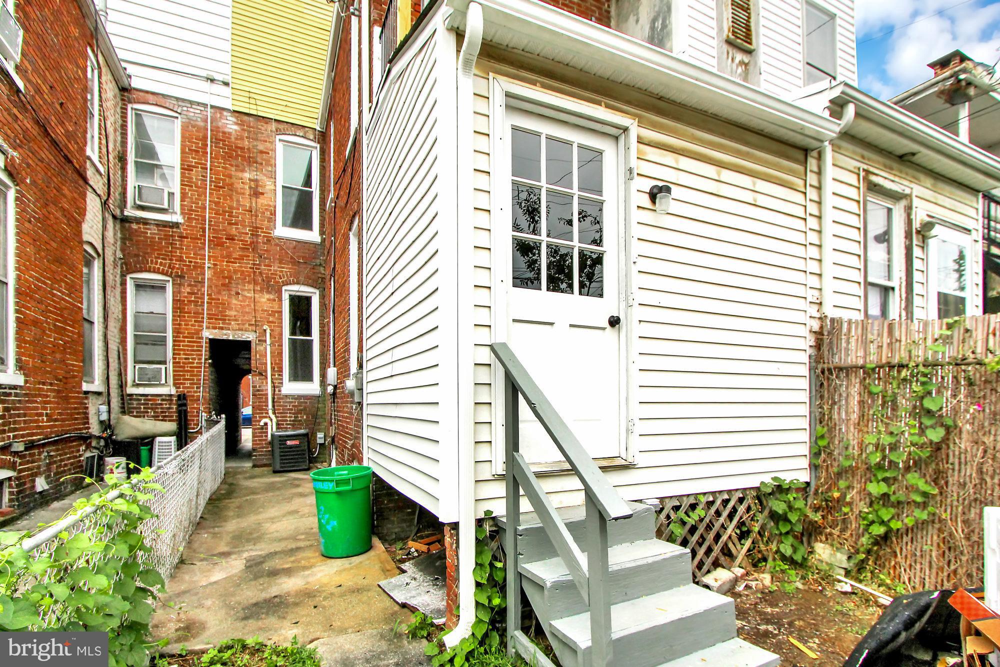 830 E PHILADELPHIA STREET