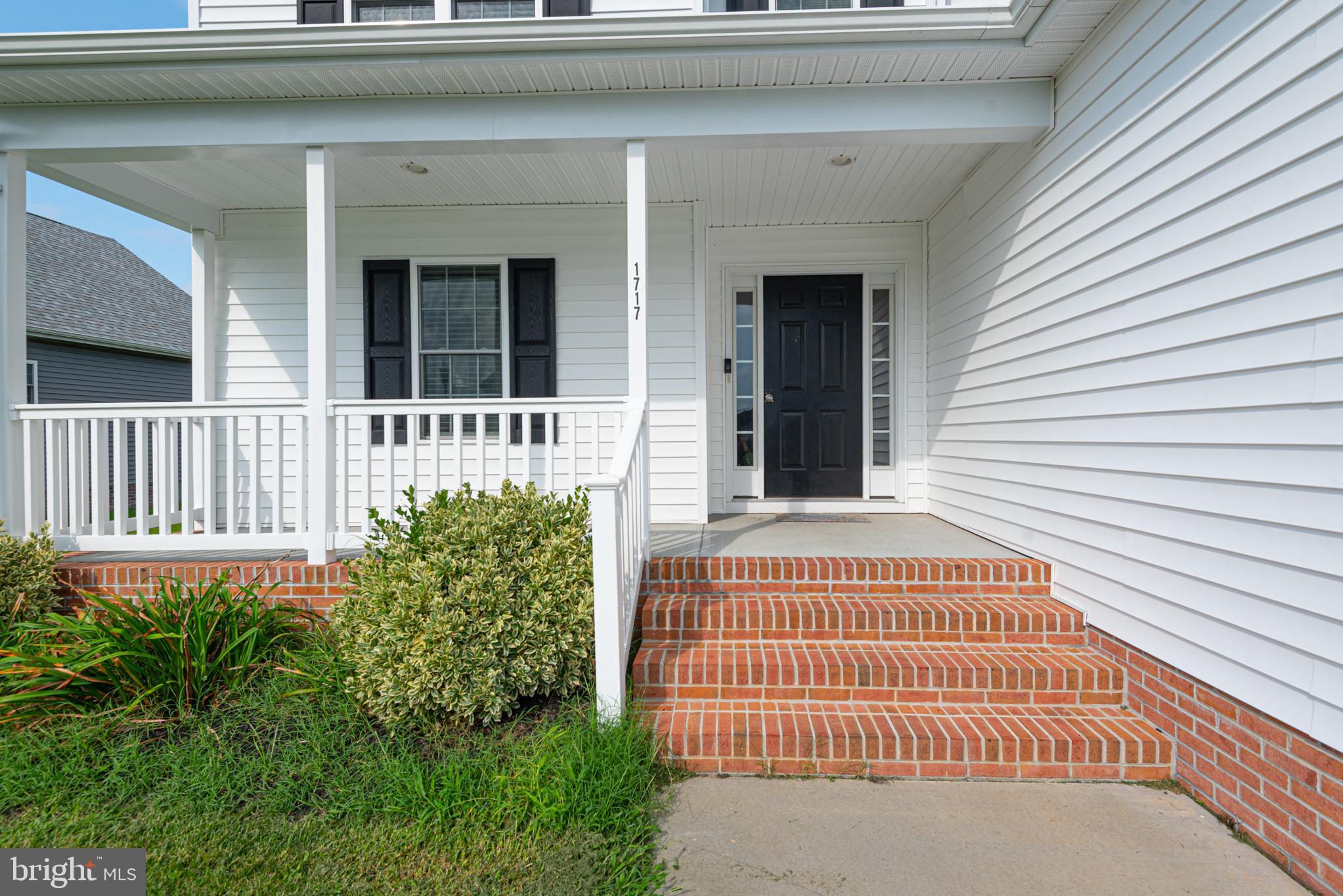 1717 CEDAR STREET