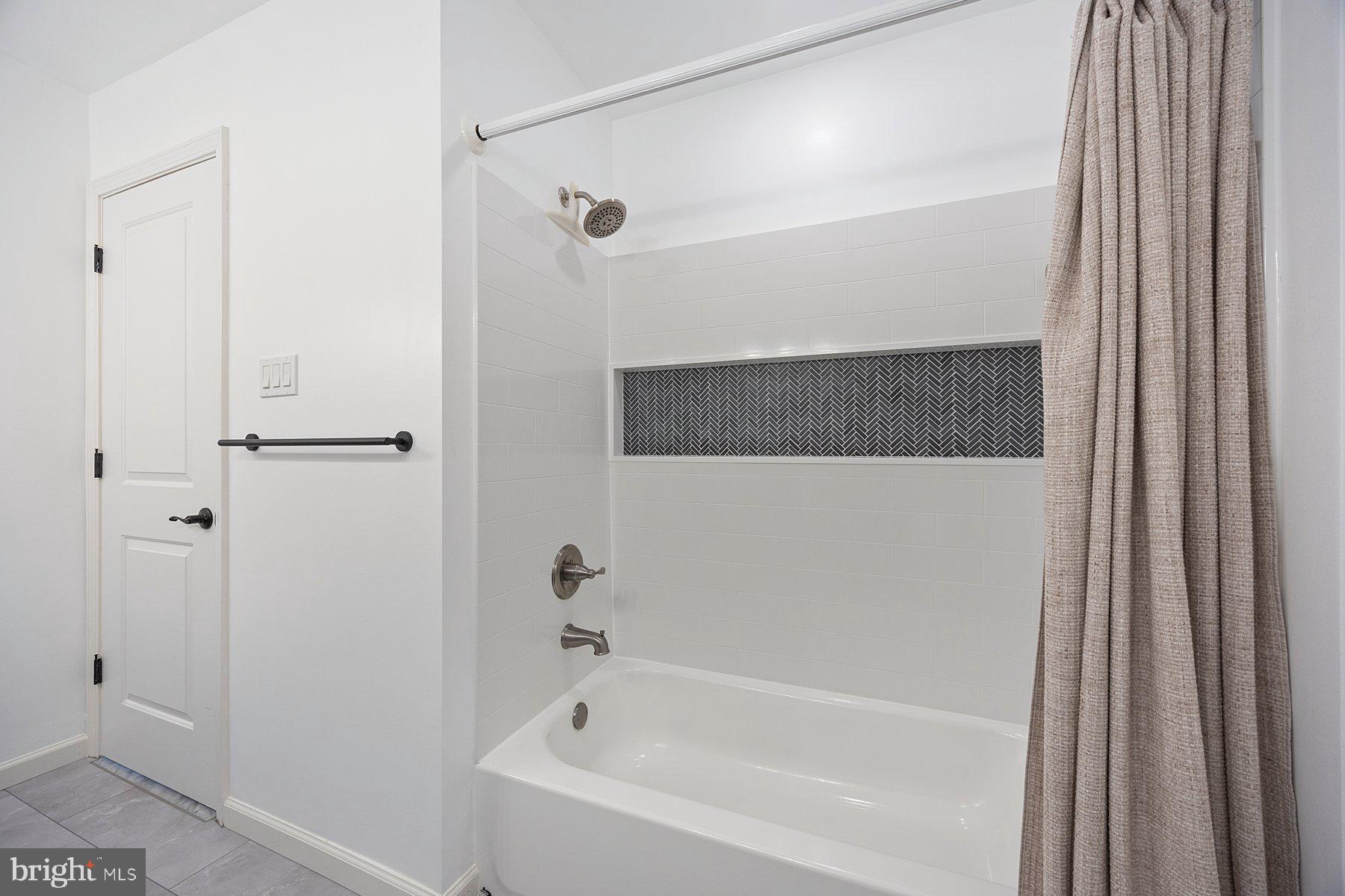 STRAWBRIDGE ESTATES - Residential