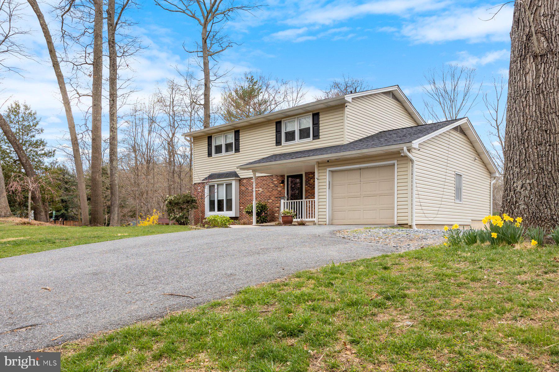 1413 WOODRIDGE LANE