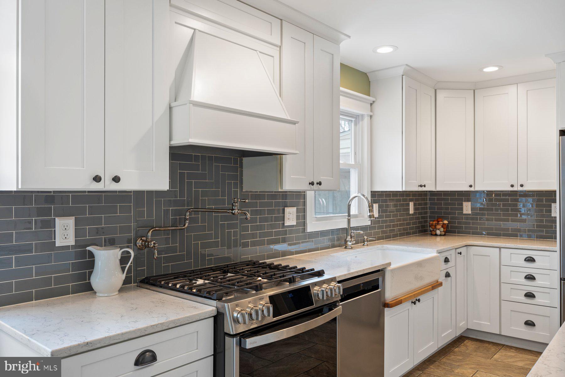 STRAWBRIDGE ESTATES - Residential