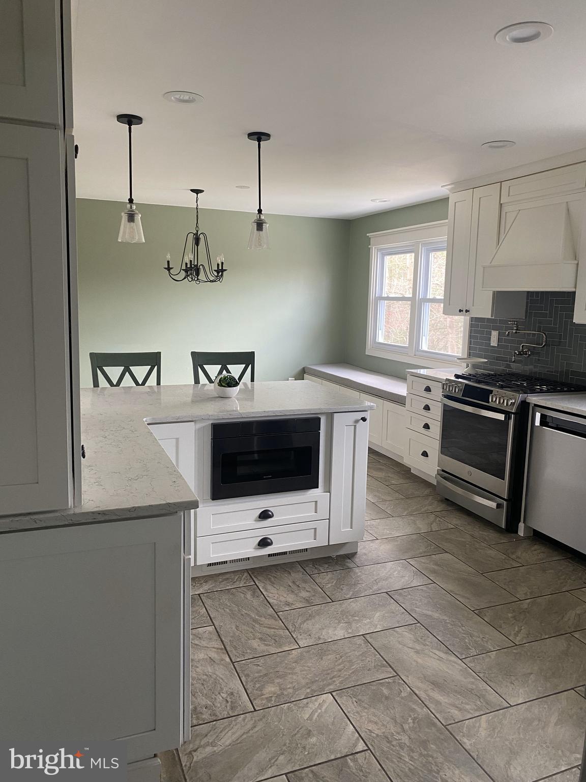 STRAWBRIDGE ESTATES - Residential