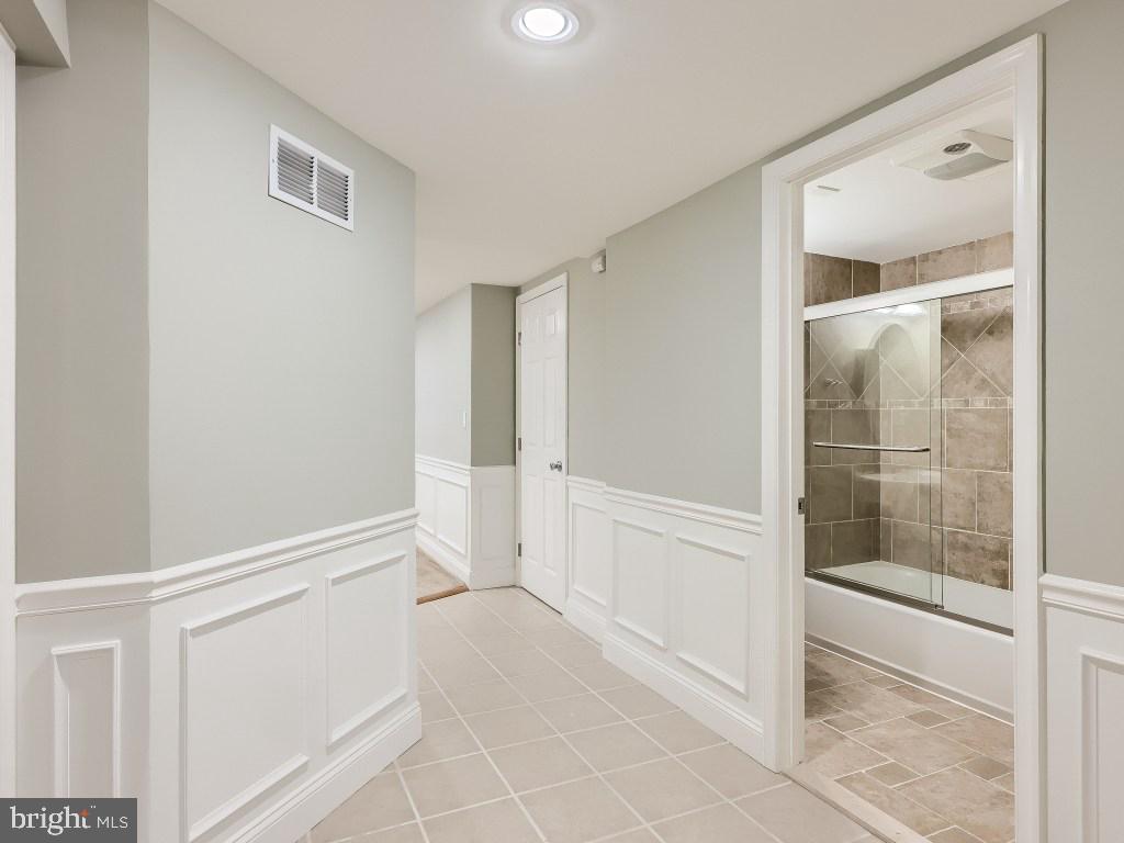 EDGEWOOD MEADOWS - Residential Lease