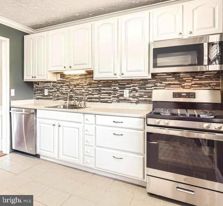 EDGEWOOD MEADOWS - Residential Lease