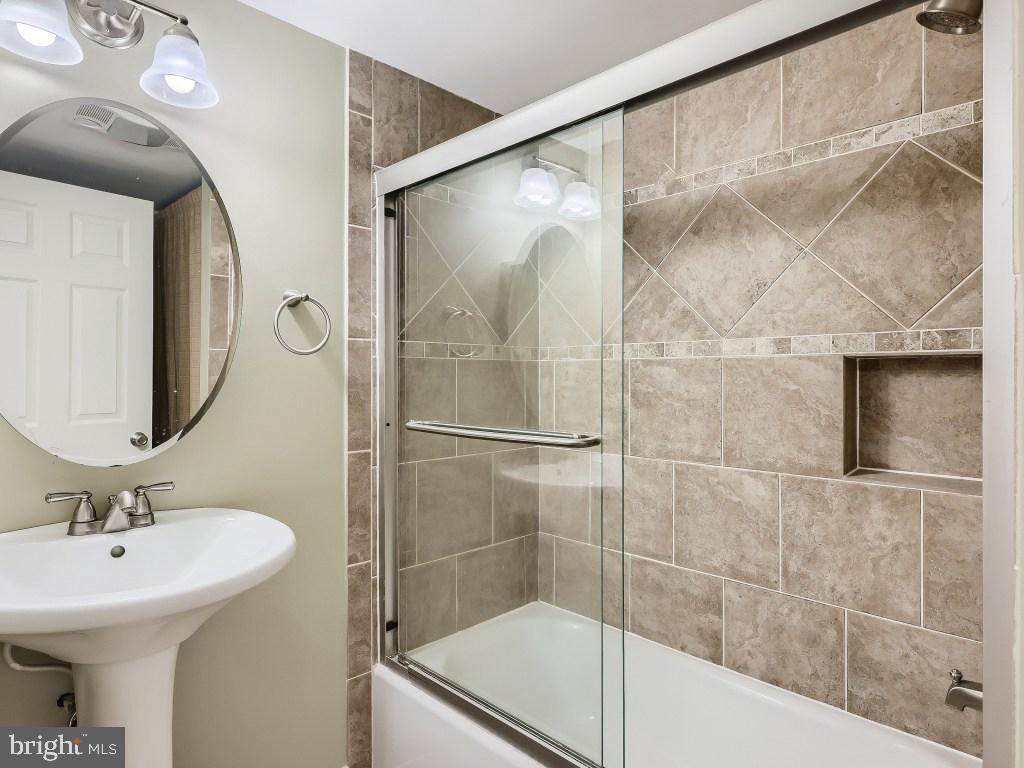 EDGEWOOD MEADOWS - Residential Lease