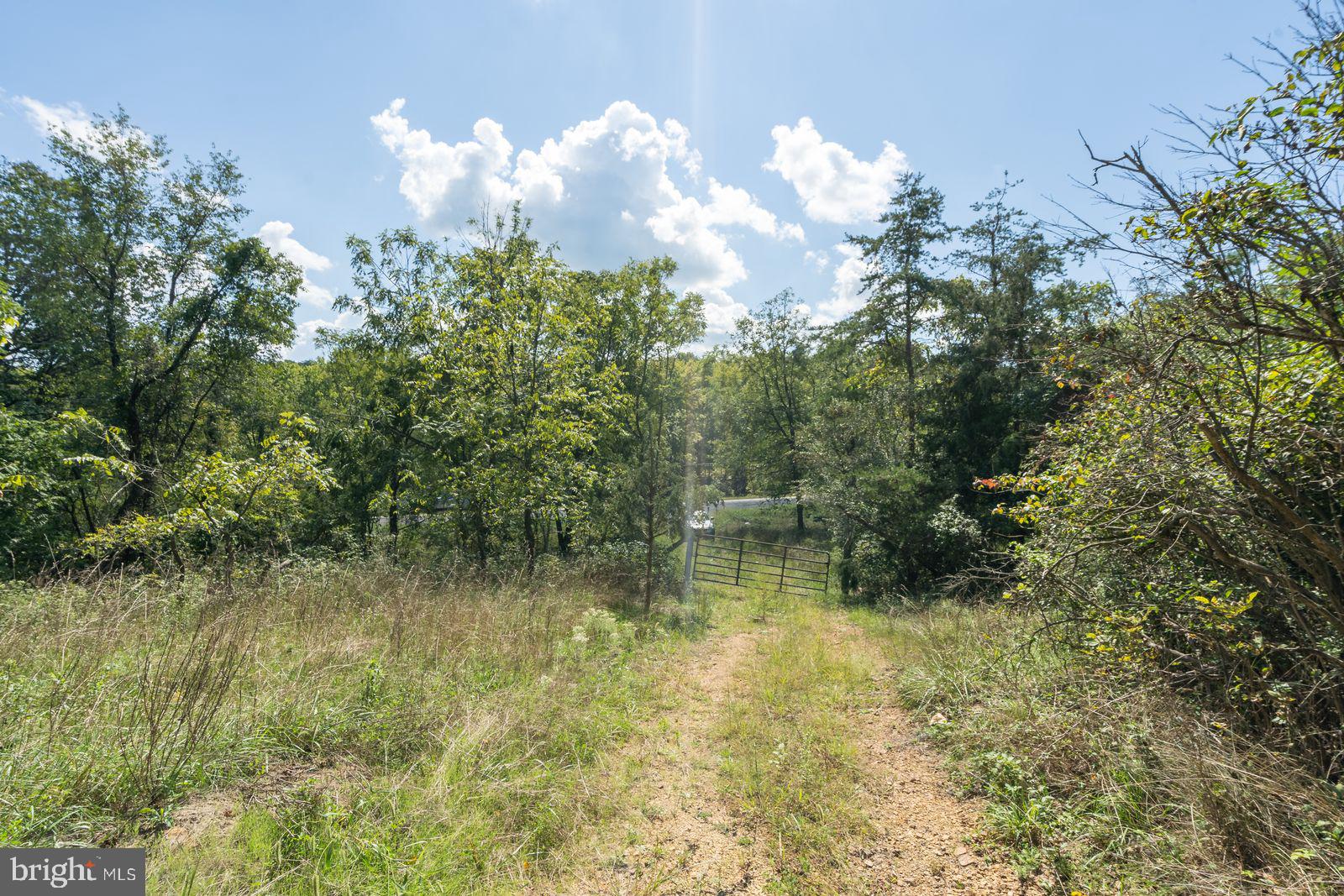 FAIRVIEW ESTATES - Land