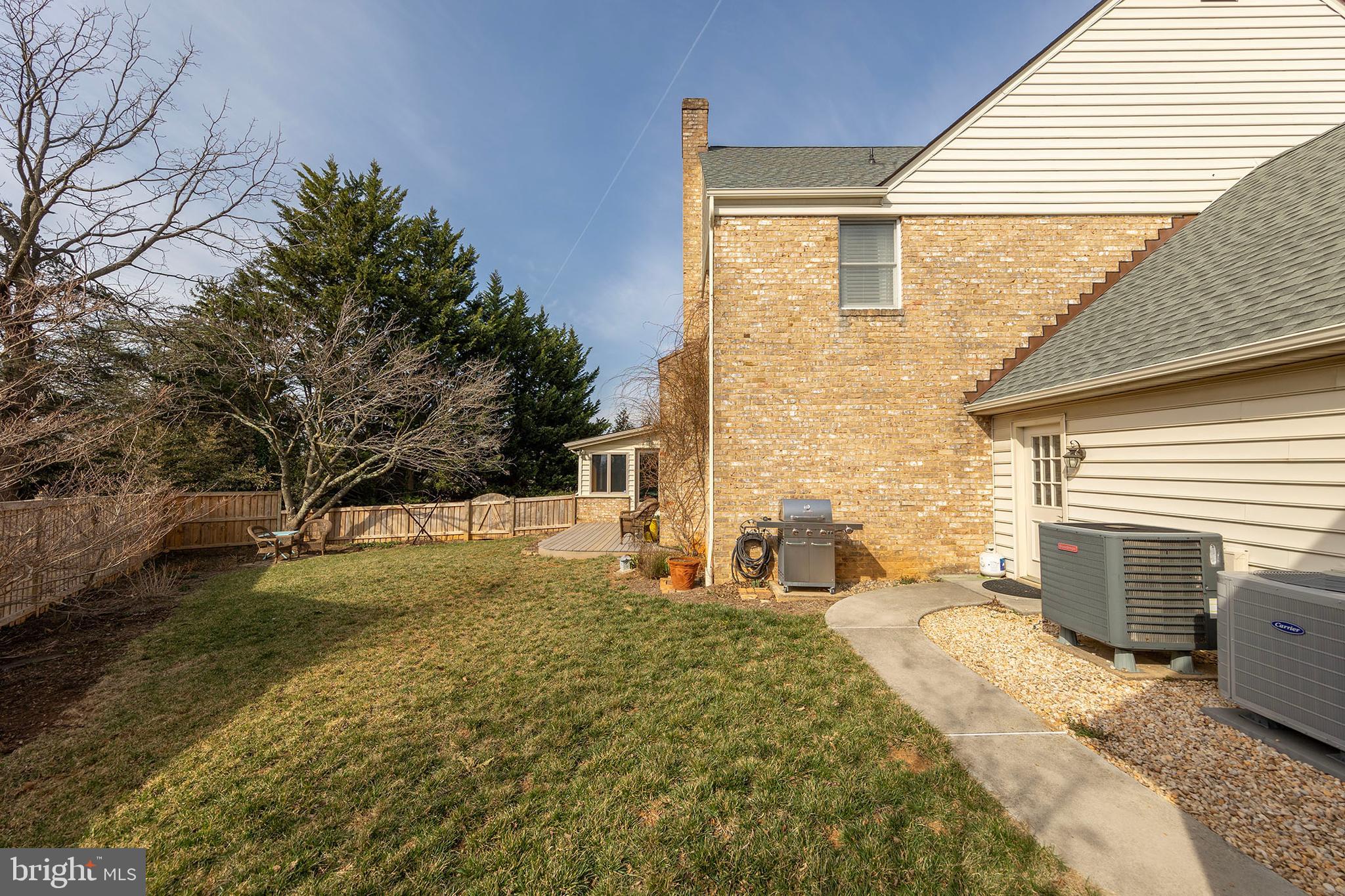 WILLIAMSBURG HEIGHTS - Residential