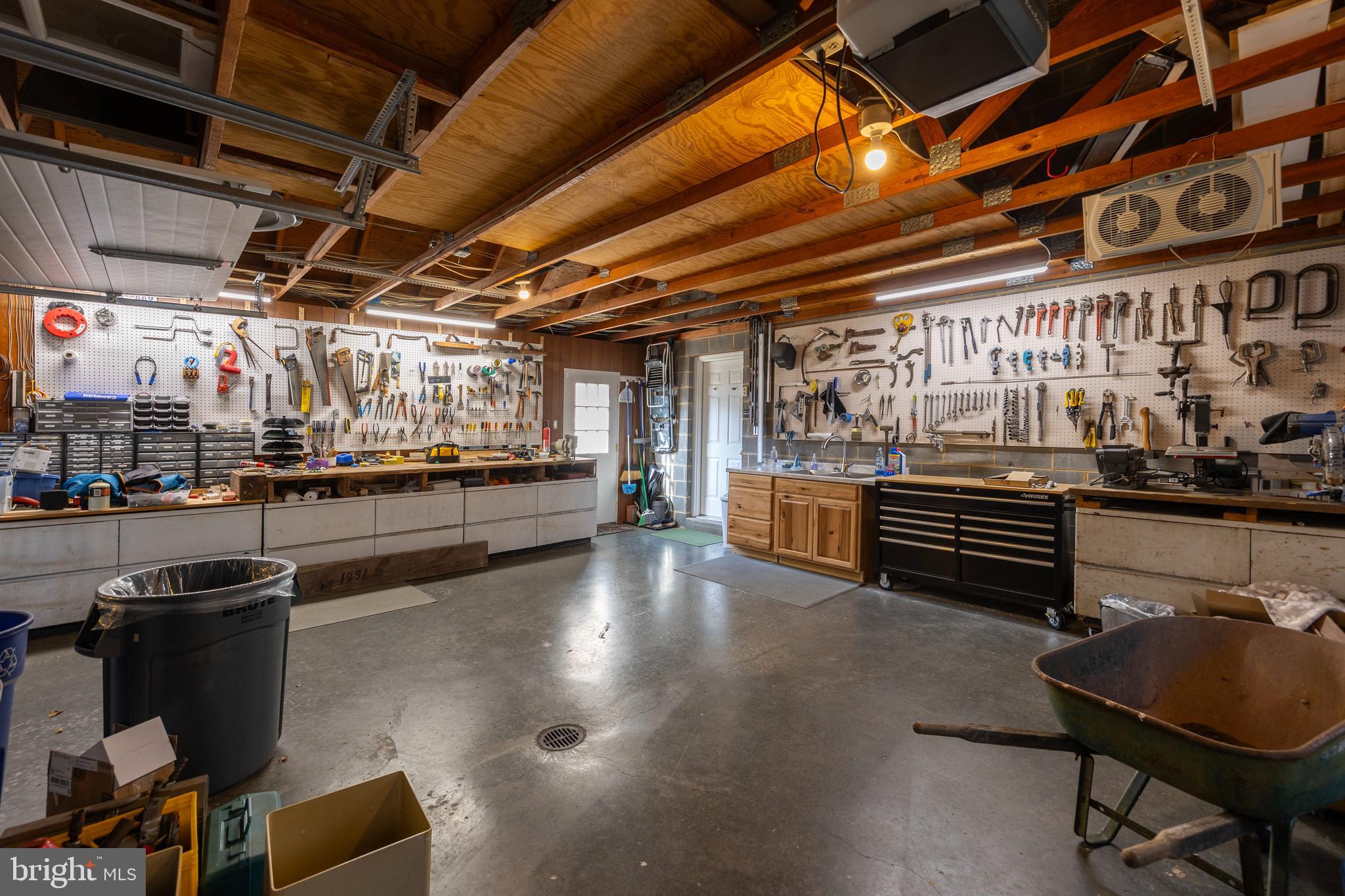 WILLIAMSBURG HEIGHTS - Residential