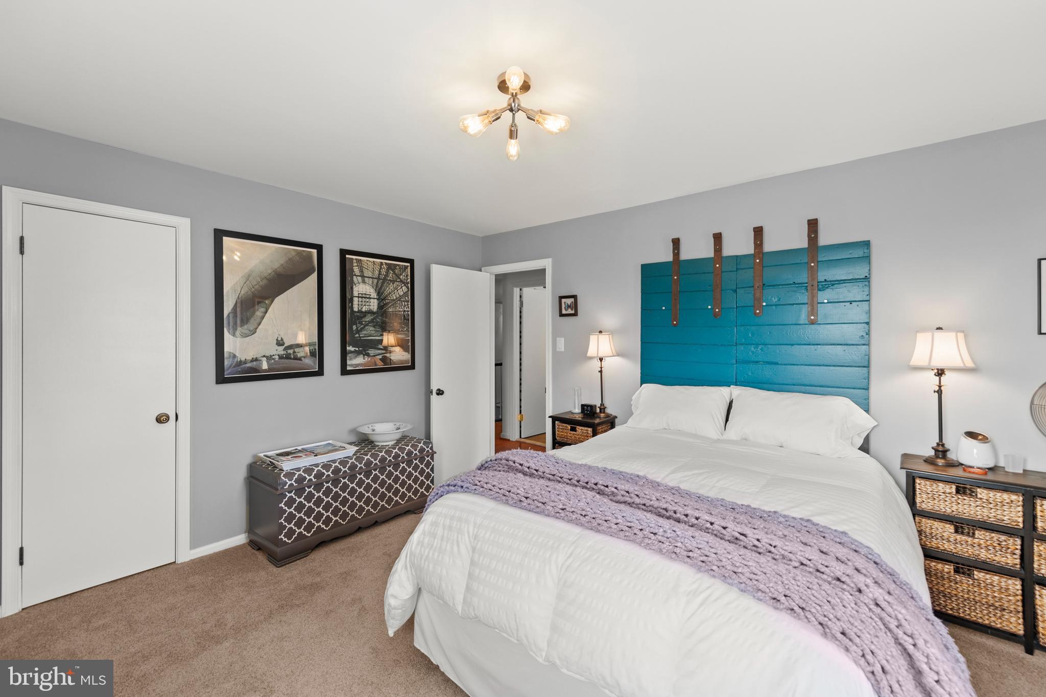 WILLIAMSBURG HEIGHTS - Residential