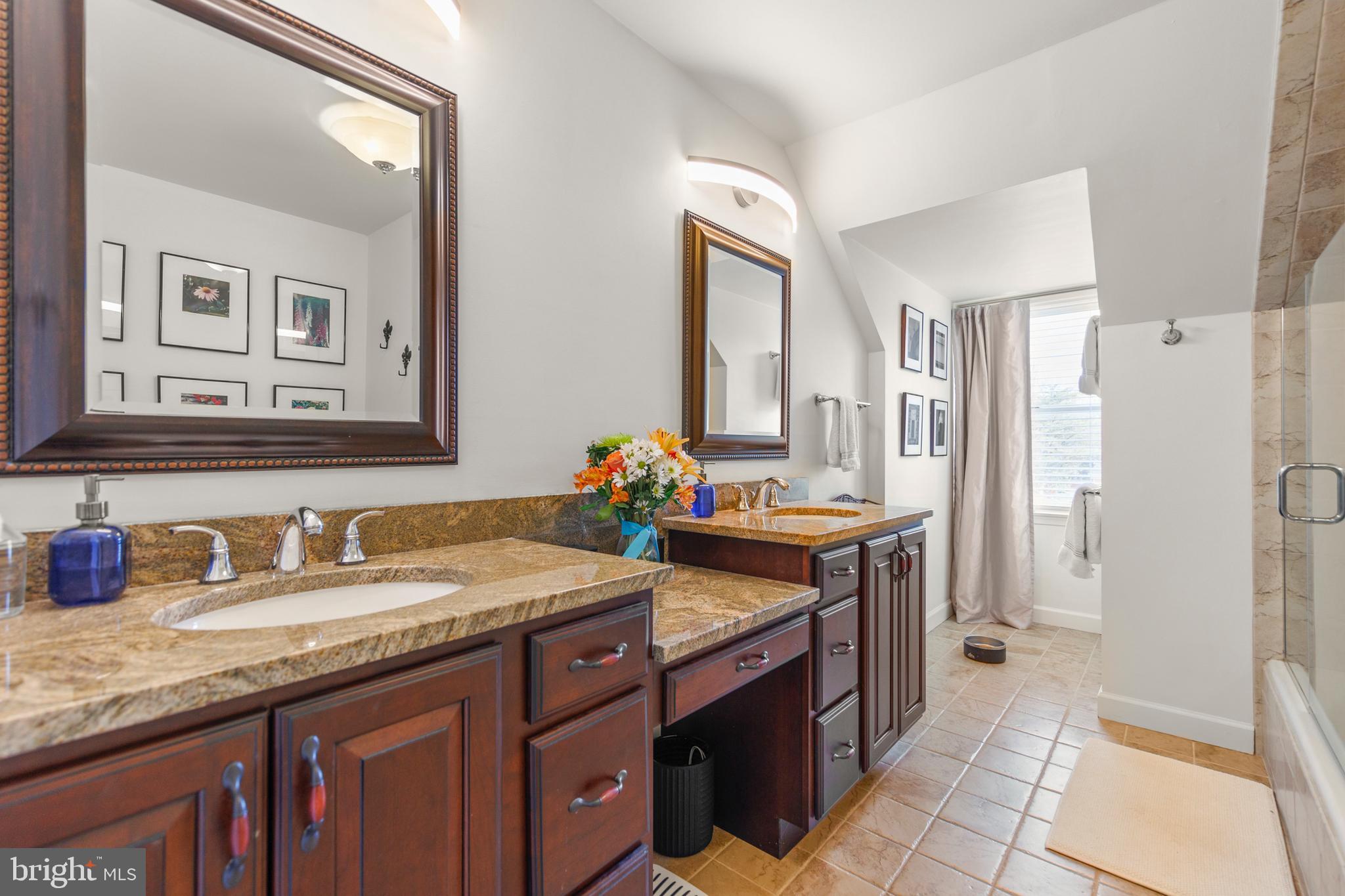 WILLIAMSBURG HEIGHTS - Residential