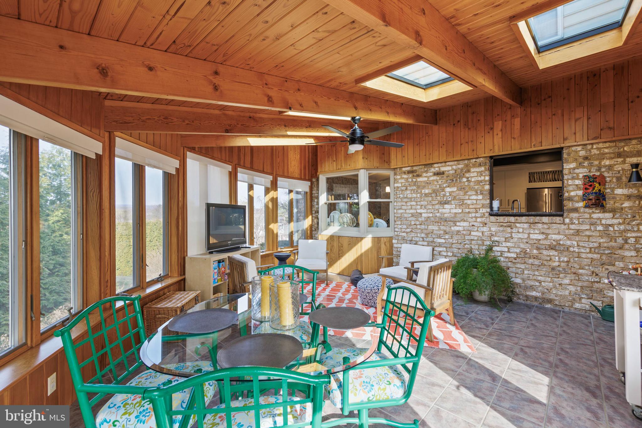 WILLIAMSBURG HEIGHTS - Residential