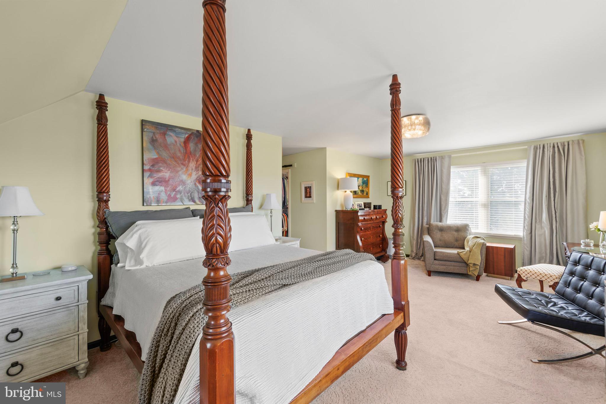 WILLIAMSBURG HEIGHTS - Residential