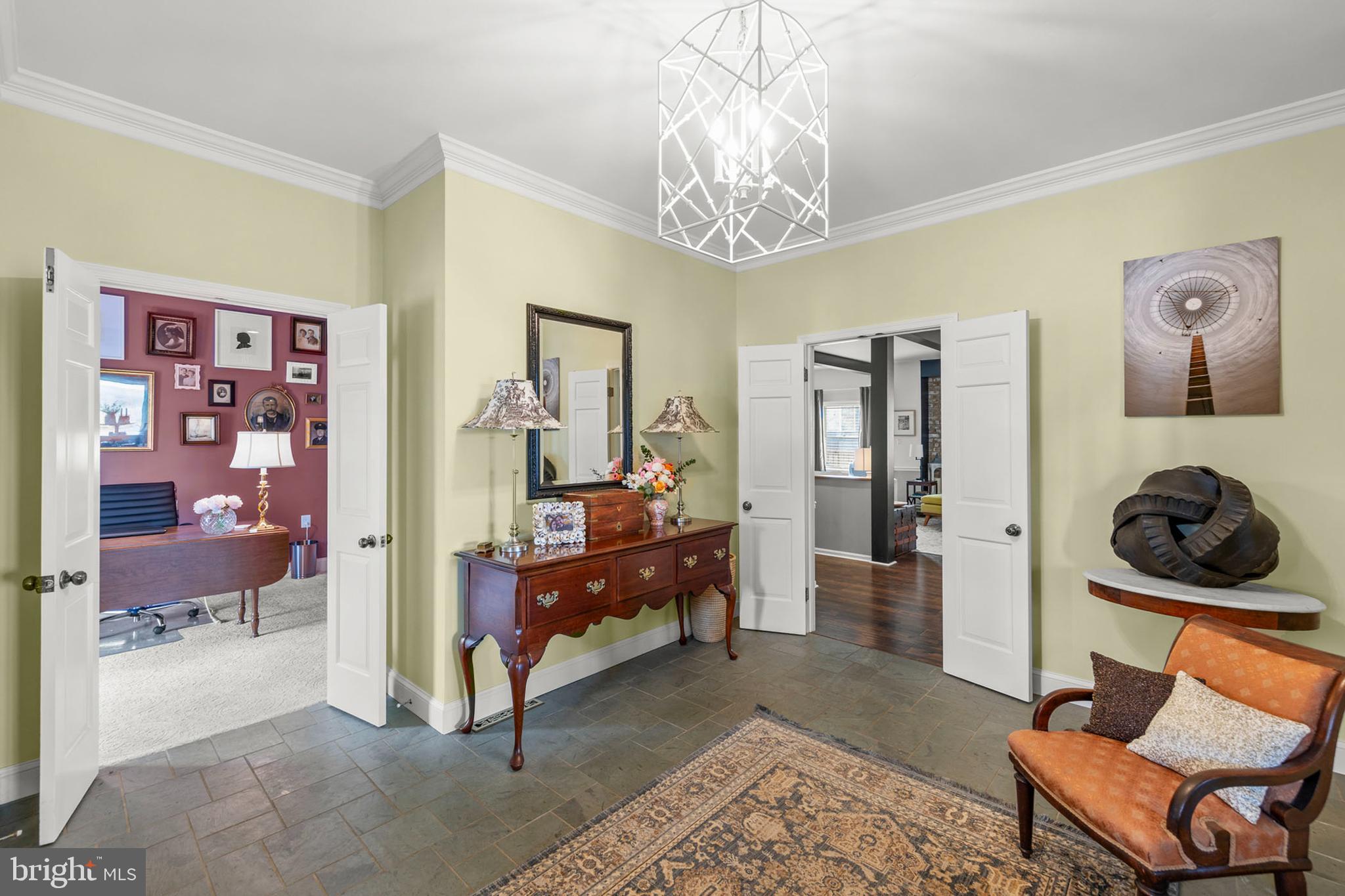 WILLIAMSBURG HEIGHTS - Residential