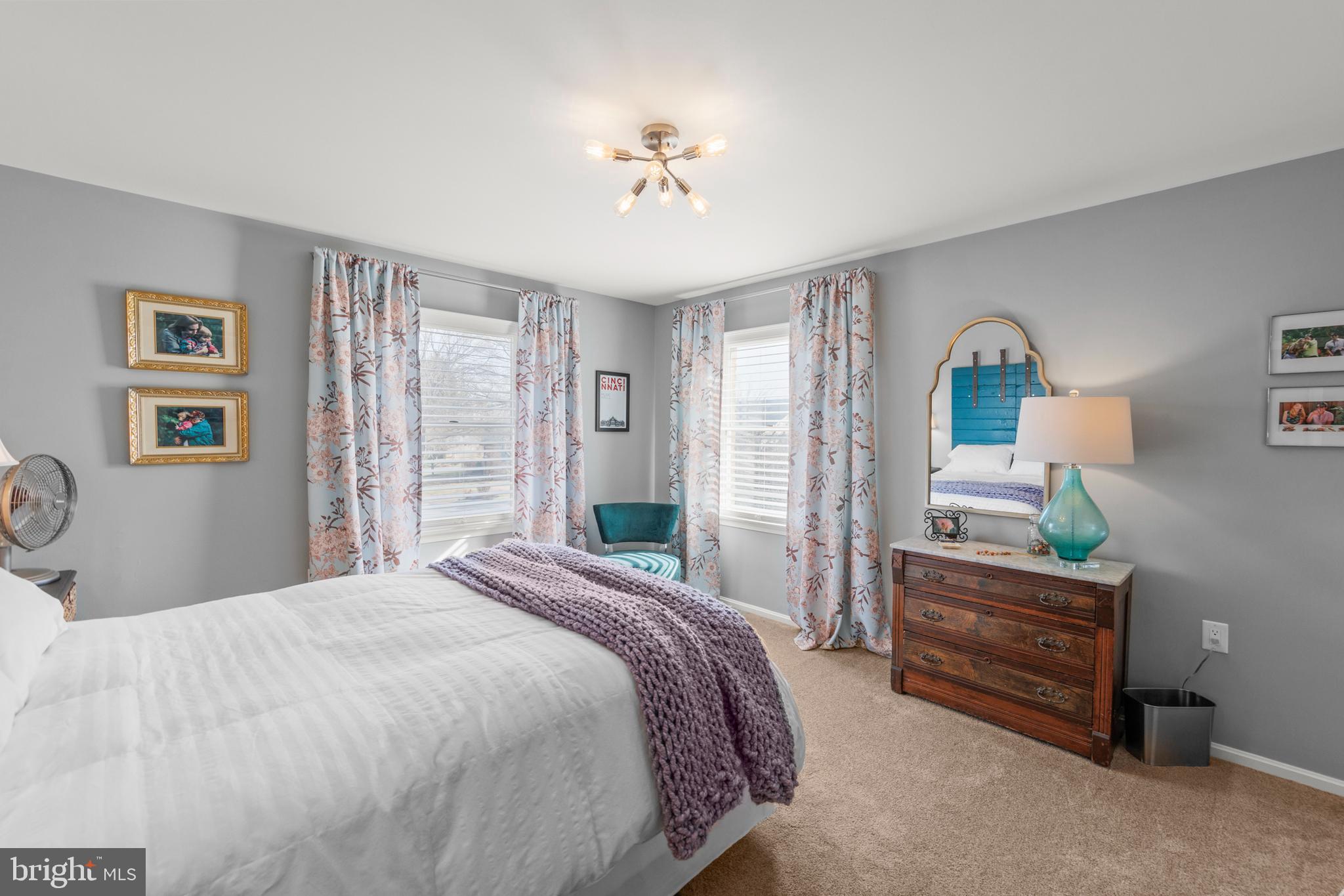 WILLIAMSBURG HEIGHTS - Residential