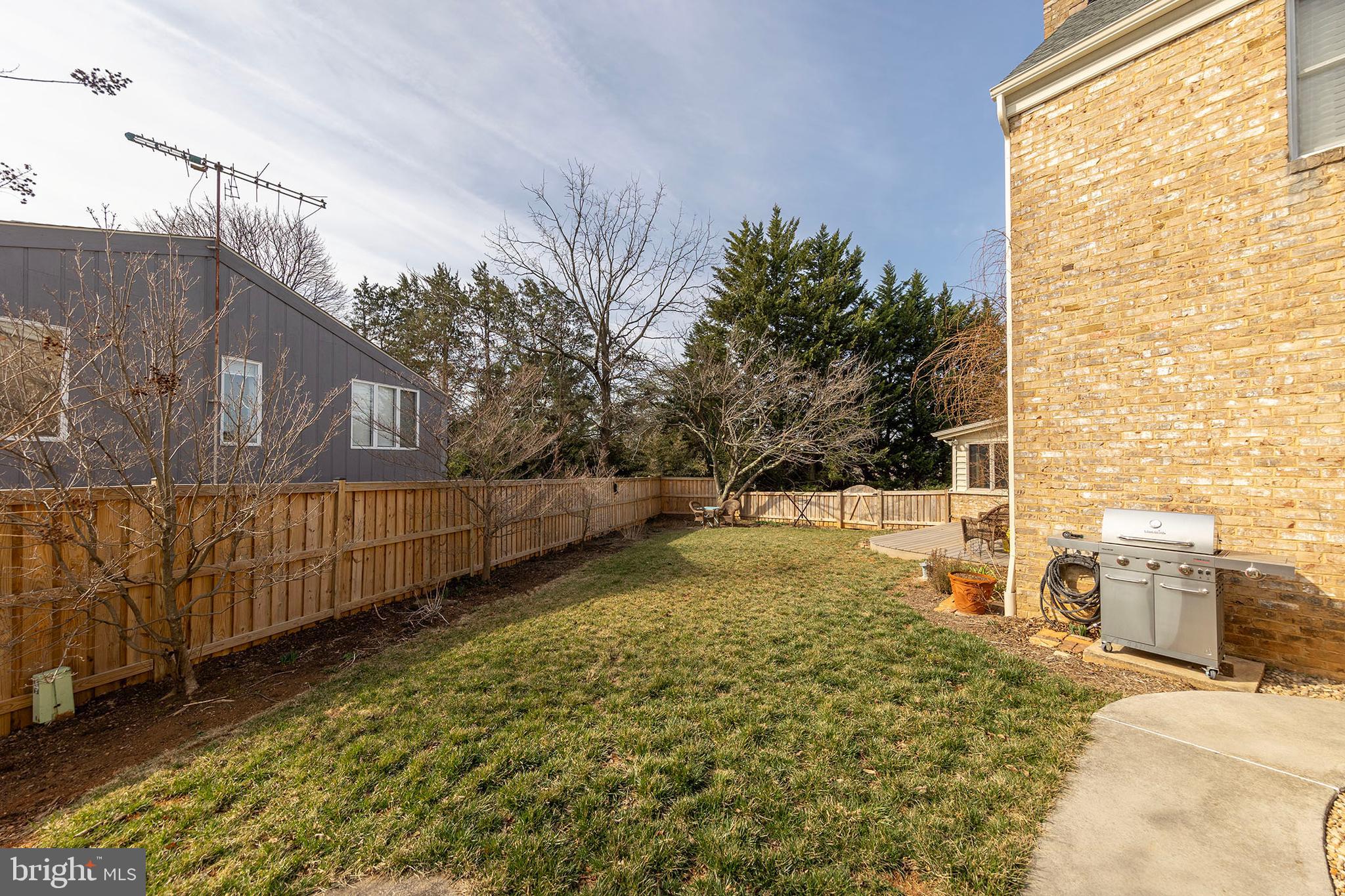 WILLIAMSBURG HEIGHTS - Residential