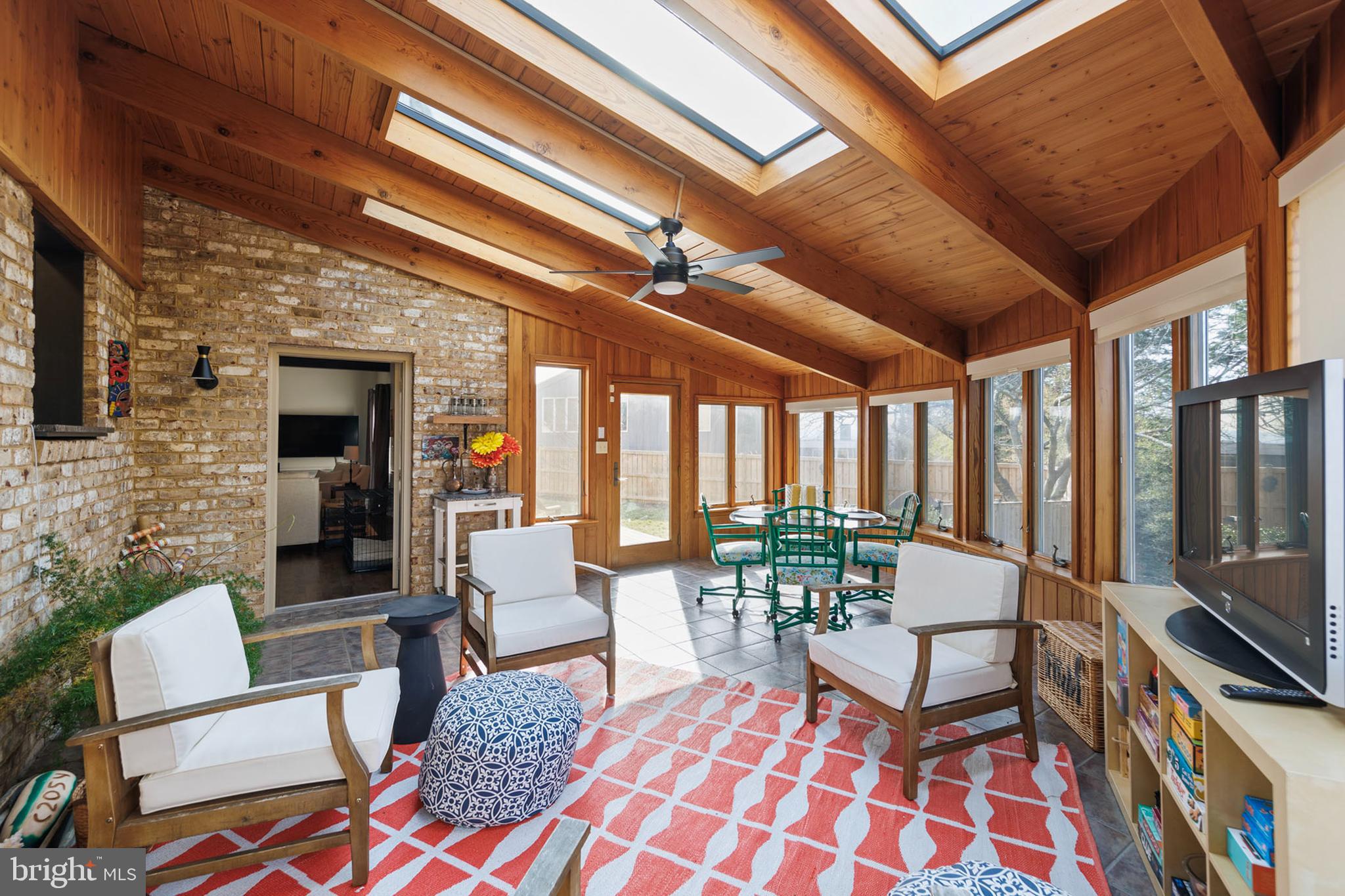 WILLIAMSBURG HEIGHTS - Residential