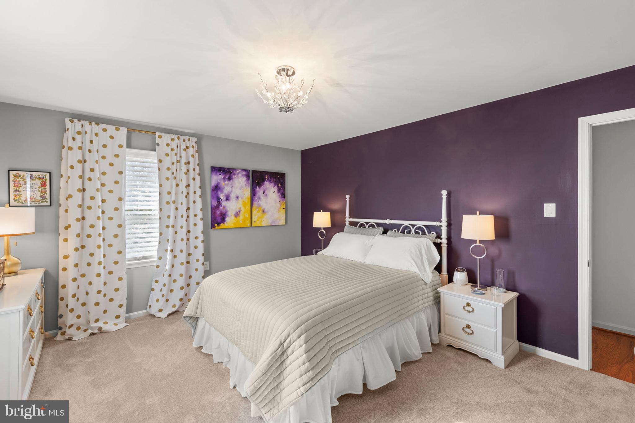 WILLIAMSBURG HEIGHTS - Residential