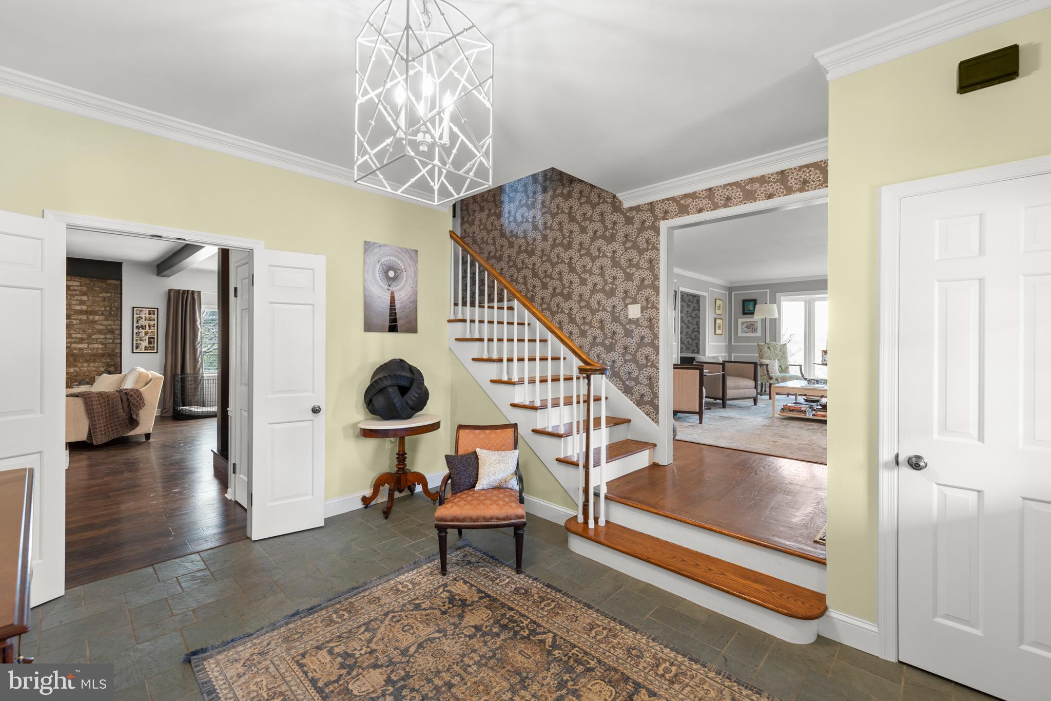 WILLIAMSBURG HEIGHTS - Residential