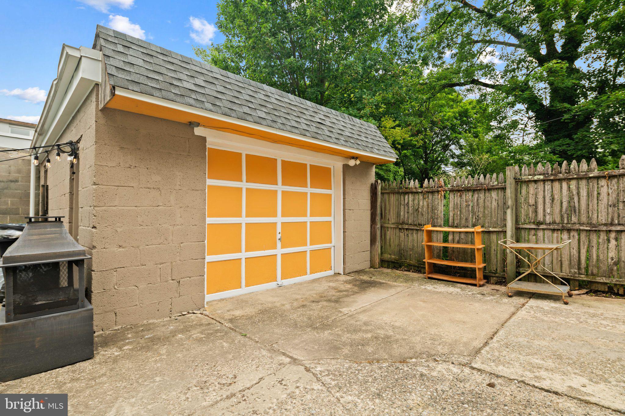 GERMANTOWN (WEST) - Residential