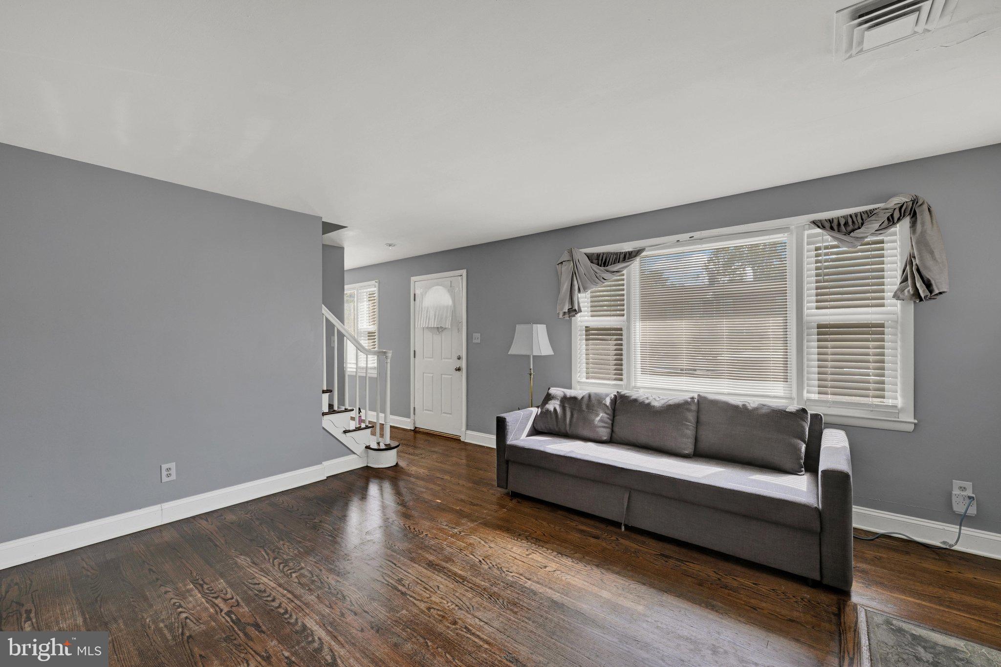 338 IDA AVENUE
