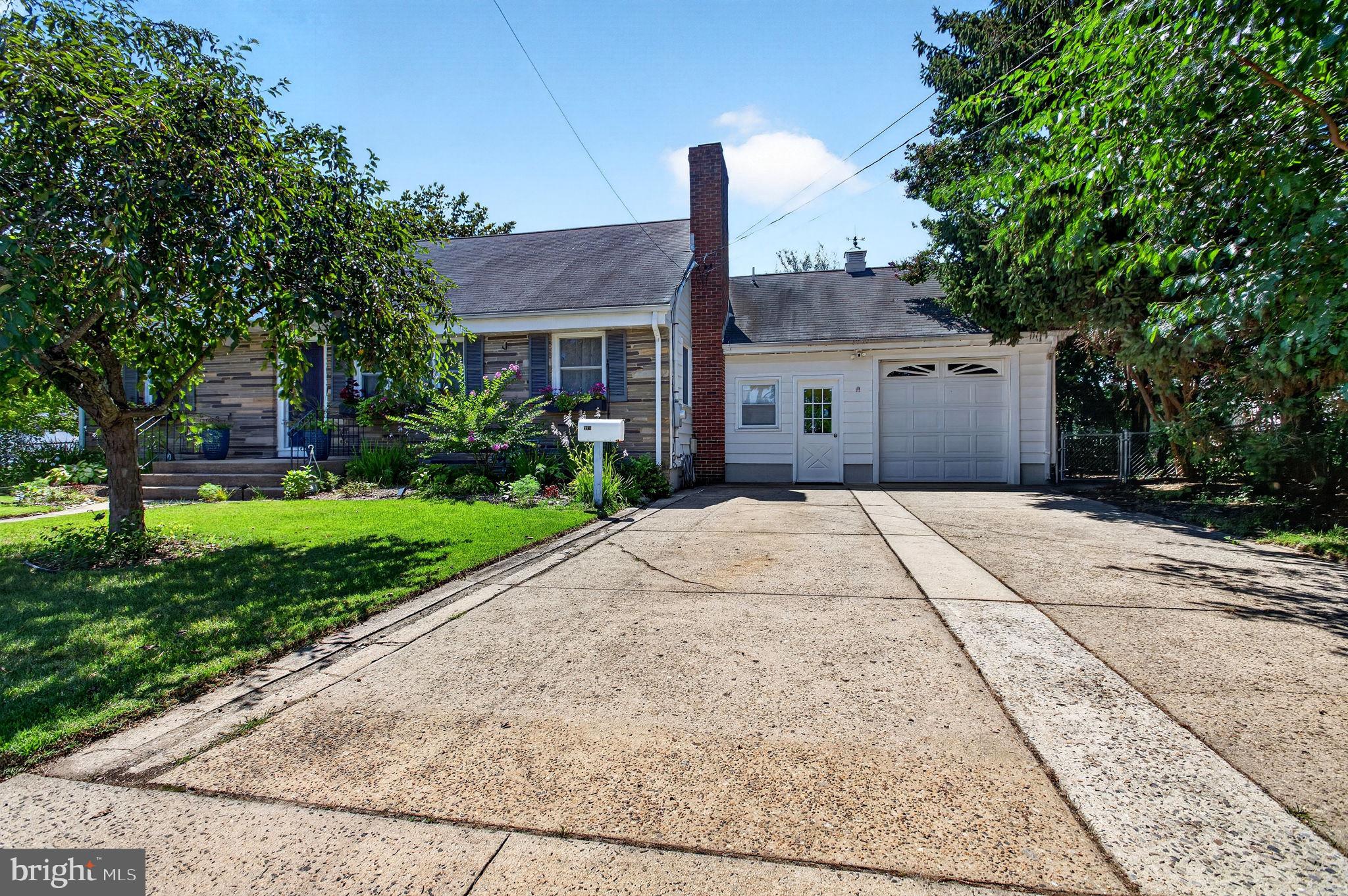 321 BUTTONWOOD STREET